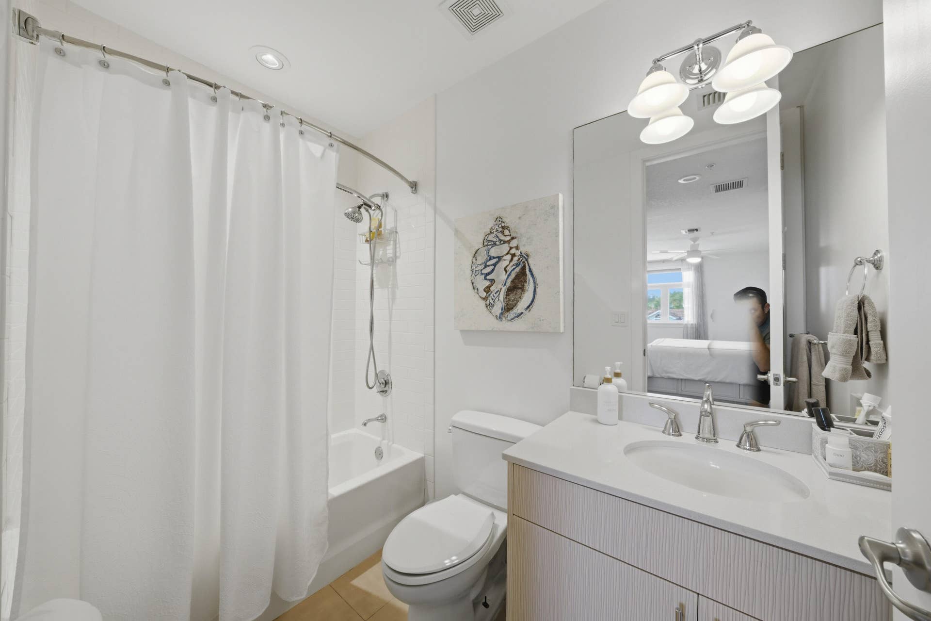69 Isle Of Venice Drive, Fort Lauderdale, FL 33301 Bathroom
