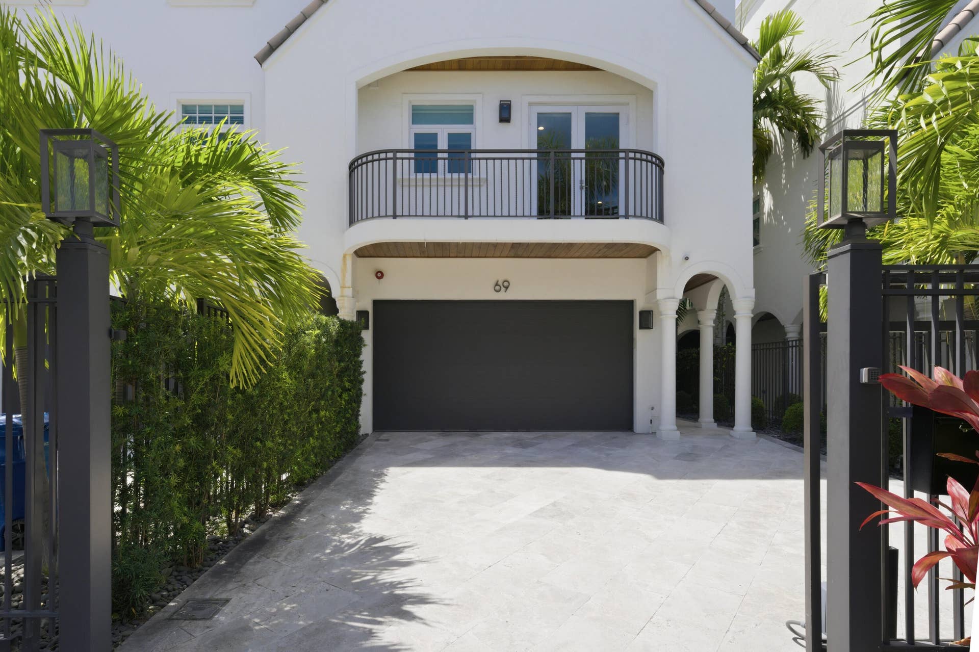 69 Isle Of Venice Drive, Fort Lauderdale, FL 33301 Private Gated Entry