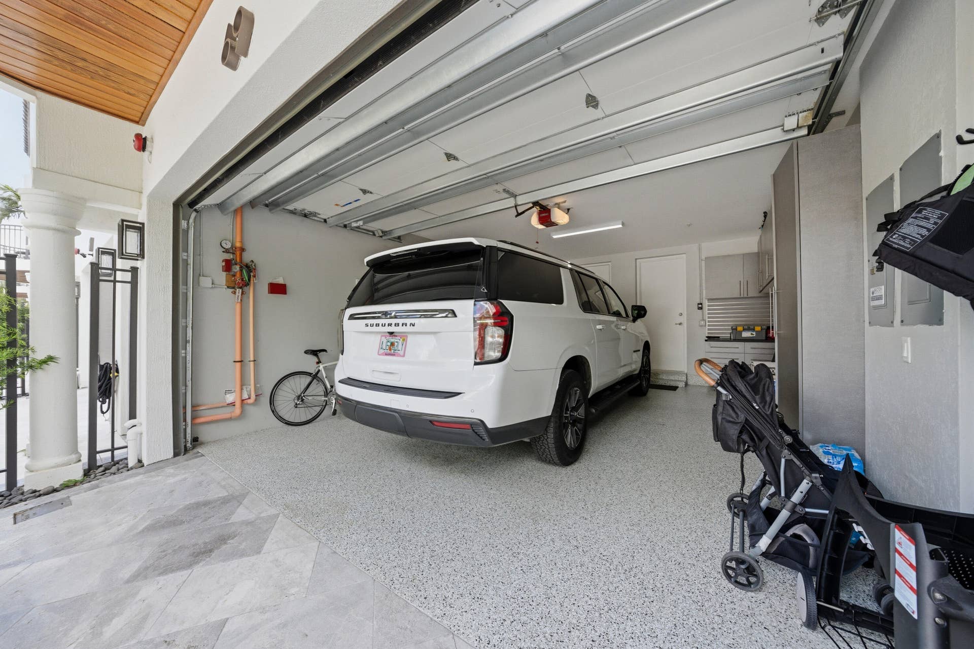 69 Isle Of Venice Drive, Fort Lauderdale, FL 33301 2 Car Garage