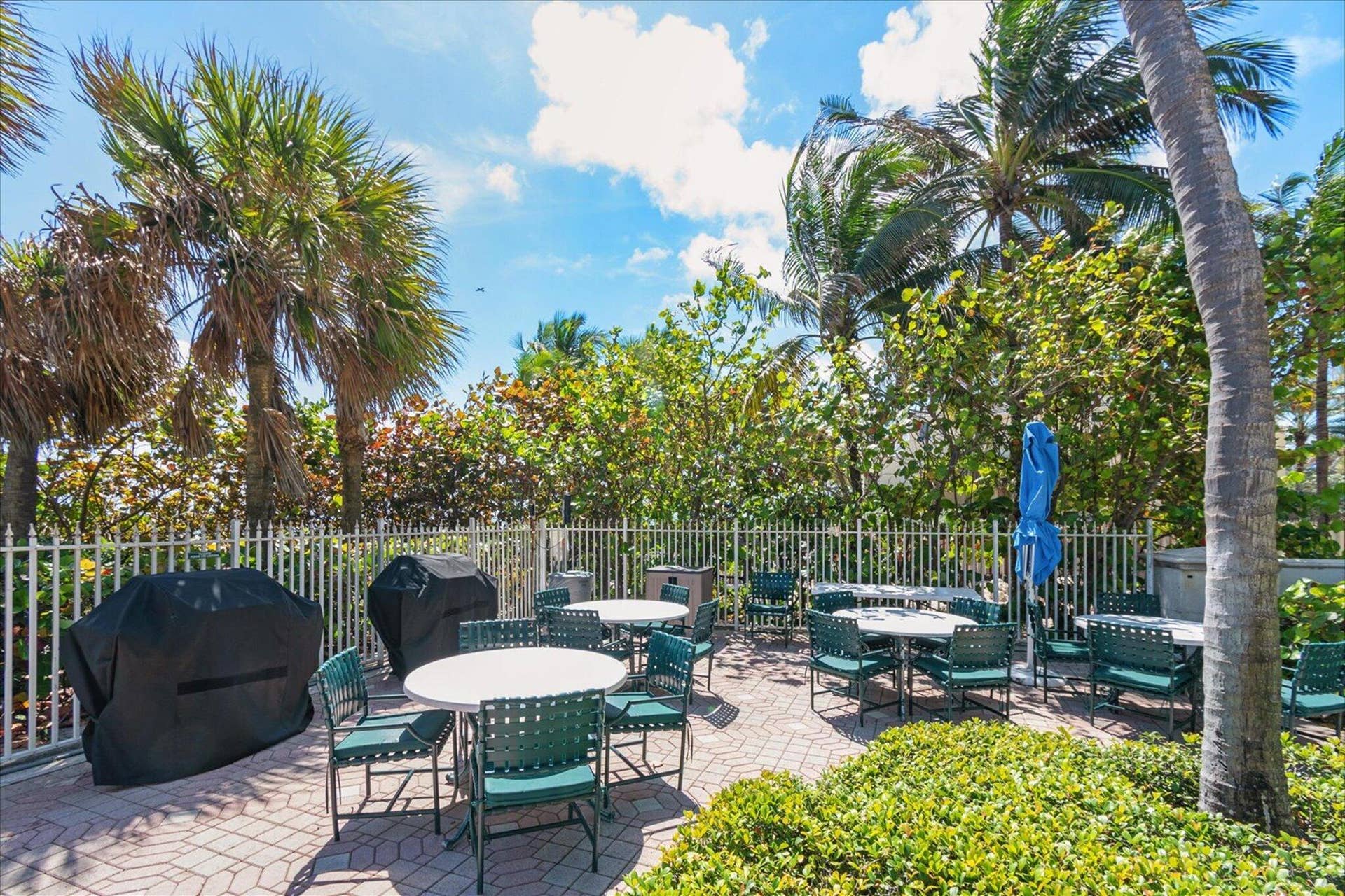 3100 N Ocean Boulevard, #601, Fort Lauderdale, Fort Lauderdale, FL 33308 100-015_LHI BBQ