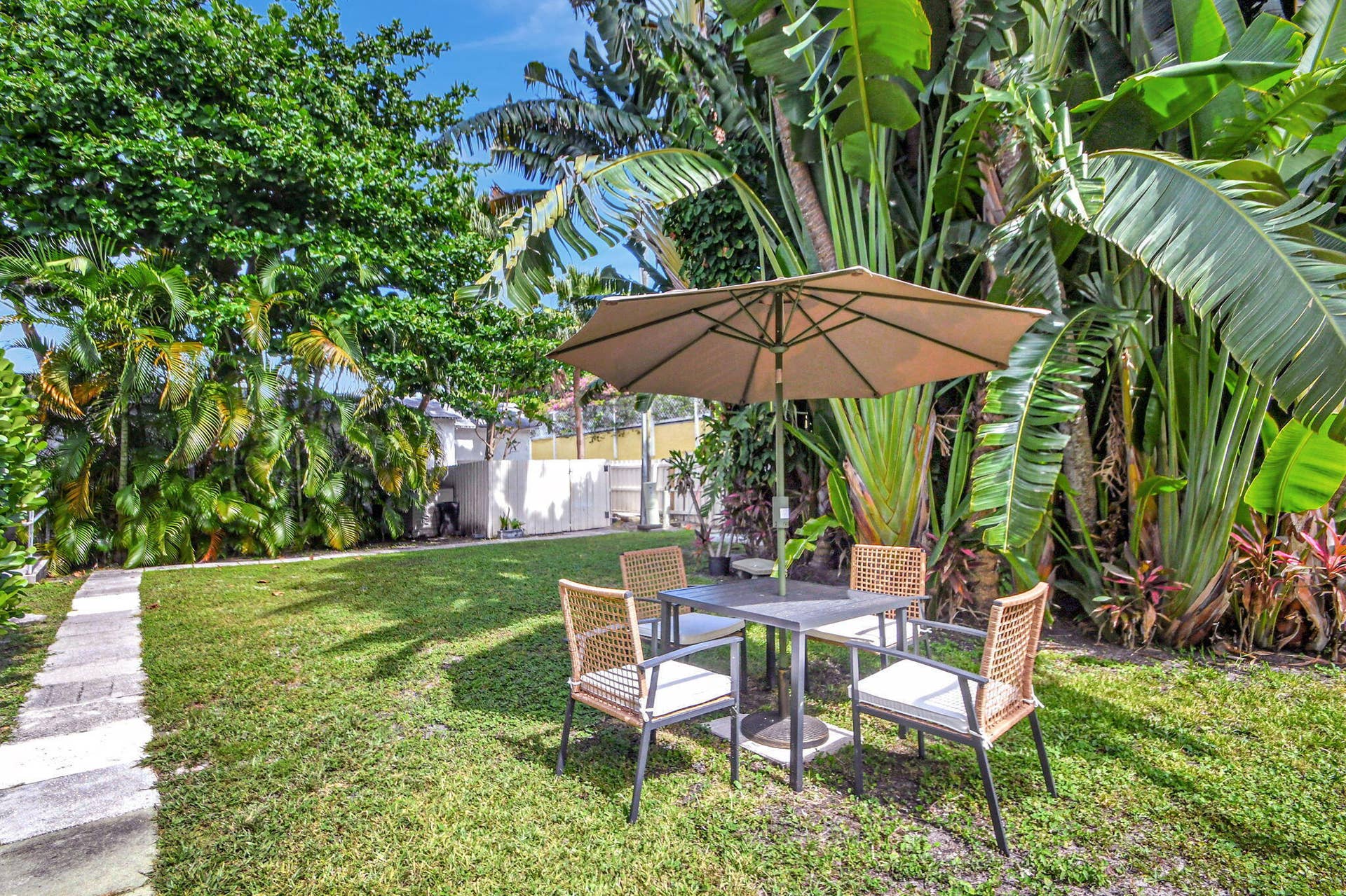 218 Worth Avenue, Palm Beach, FL 33480 30-web-or-mls-Apartment (30)