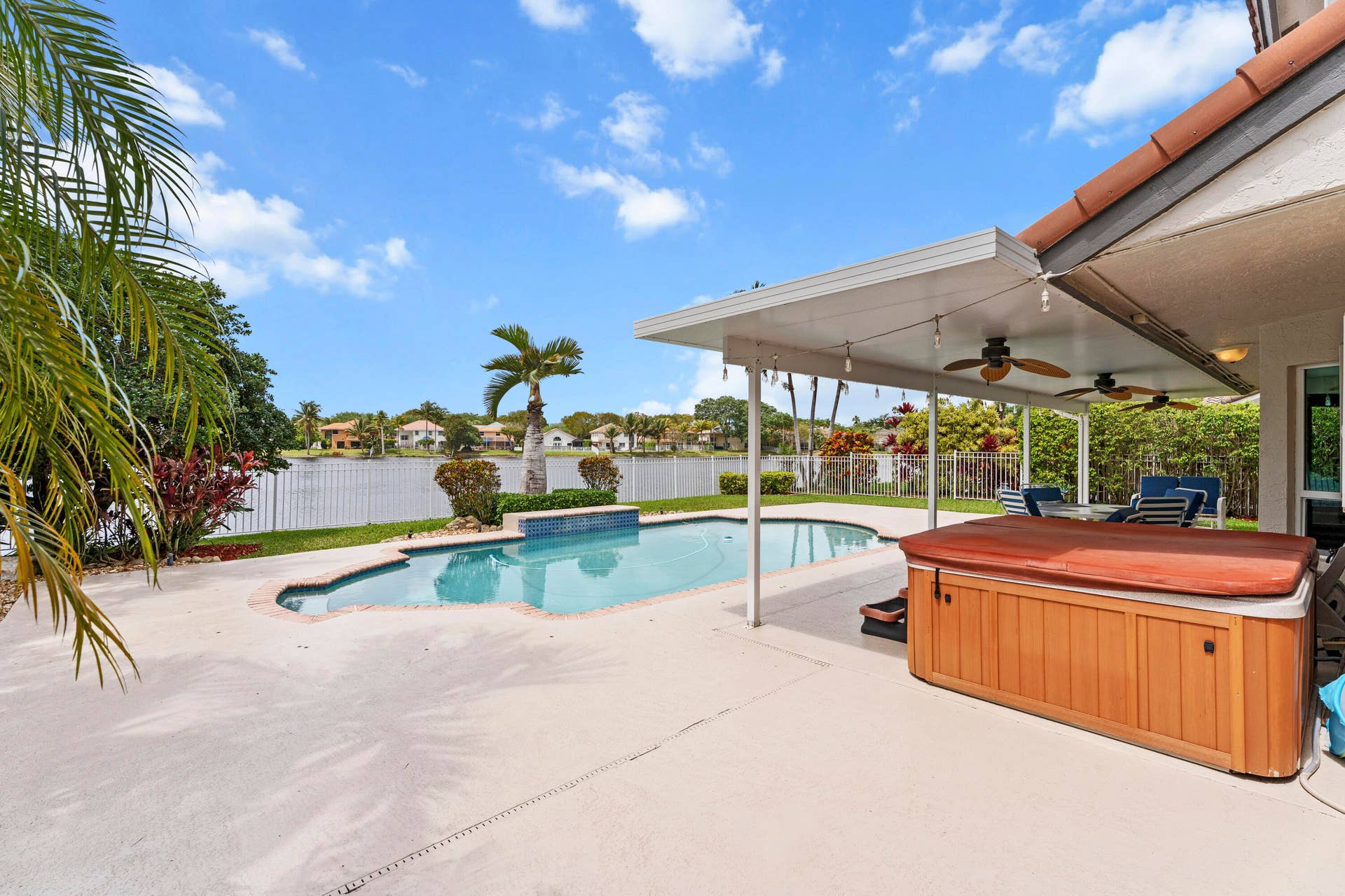 Pool area with Hot-Tub Spa