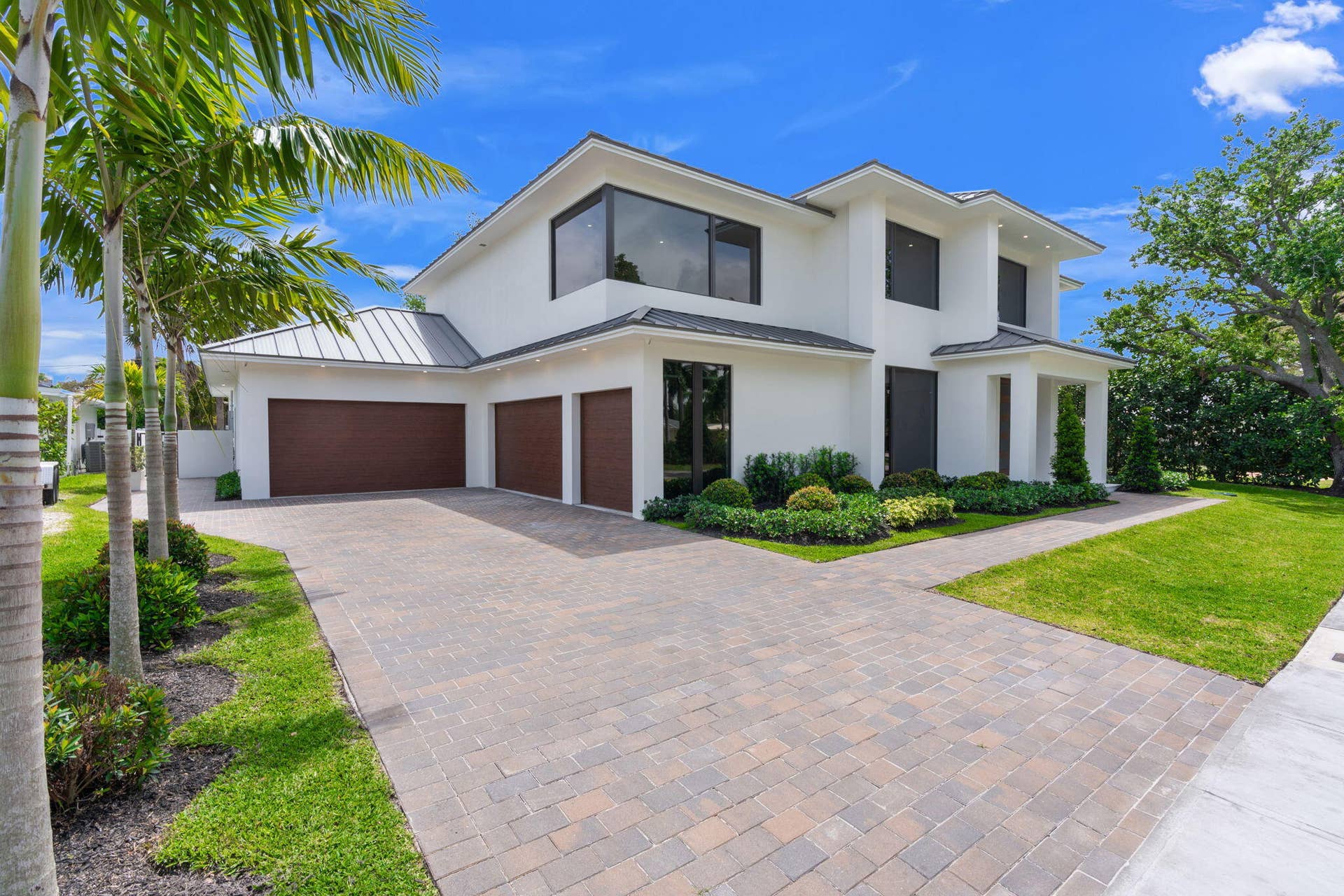 2406 NE 13th Court, Fort Lauderdale, FL 33304 4-web-or-mls-2406 NE 13th Ct Fort Lauder