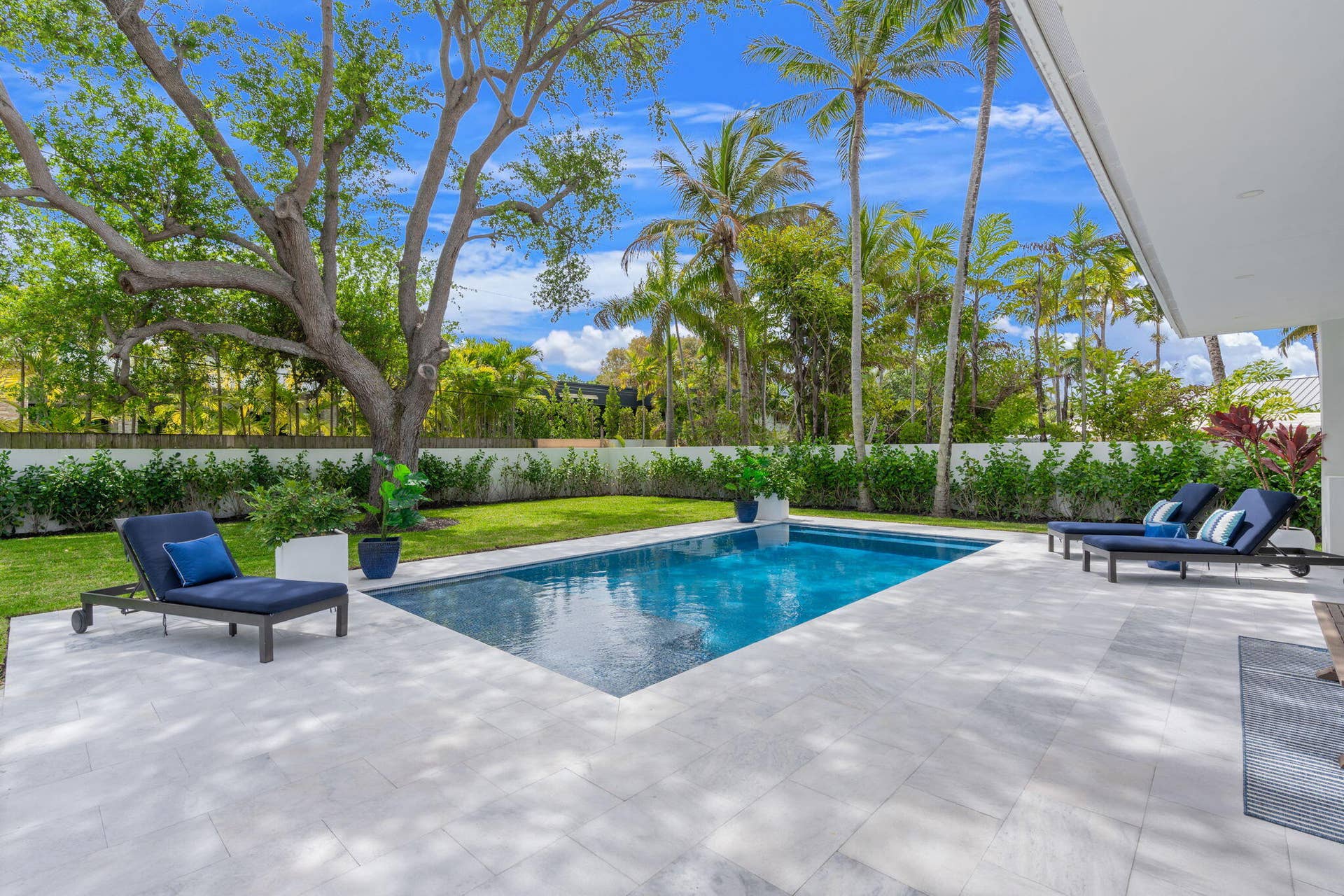 2406 NE 13th Court, Fort Lauderdale, FL 33304 20-web-or-mls-2406 NE 13th Ct Fort Laude