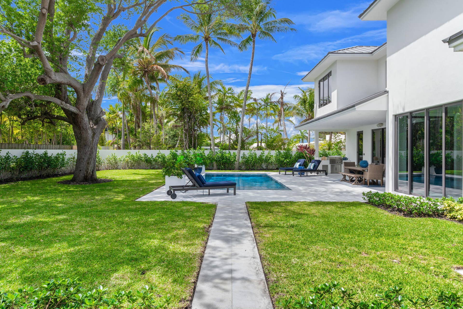 2406 NE 13th Court, Fort Lauderdale, FL 33304 31-web-or-mls-2406 NE 13th Ct Fort Laude