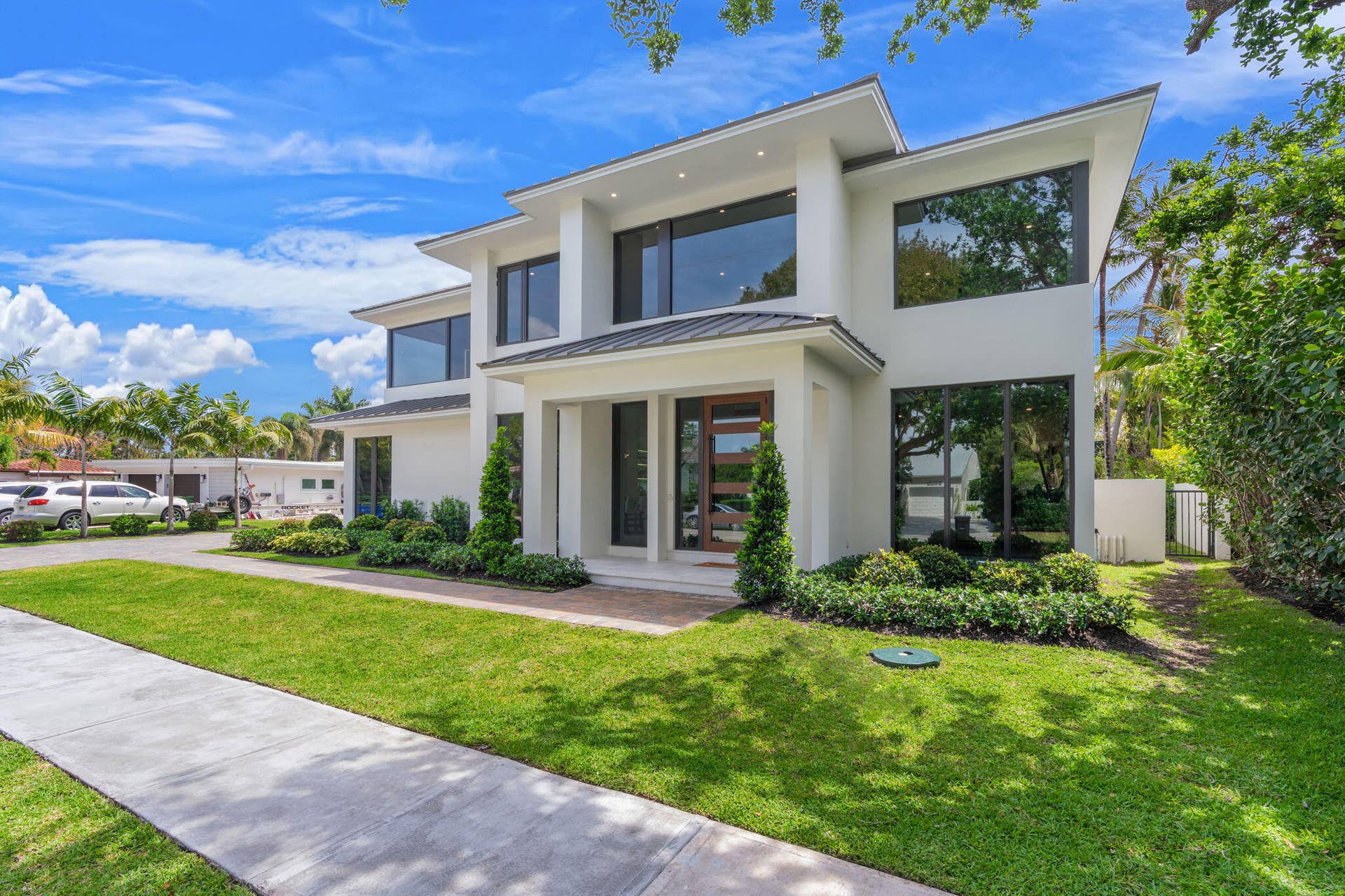 2406 NE 13th Court, Fort Lauderdale, FL 33304 1-web-or-mls-2406 NE 13th Ct Fort Lauder