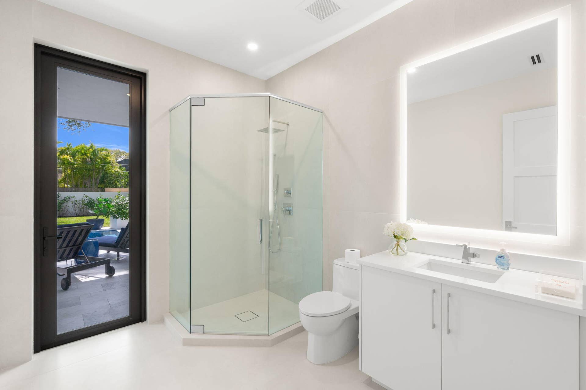 2406 NE 13th Court, Fort Lauderdale, FL 33304 10-web-or-mls-2406 NE 13th Ct Fort Laude