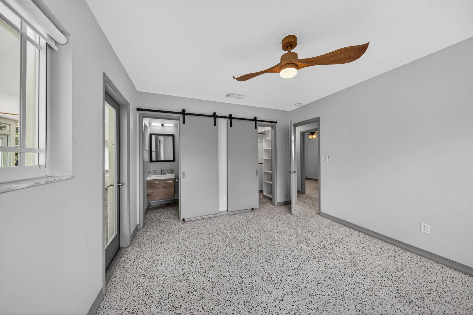 818 NW 28th Court, Wilton Manors, FL 33311 Primary bedroom