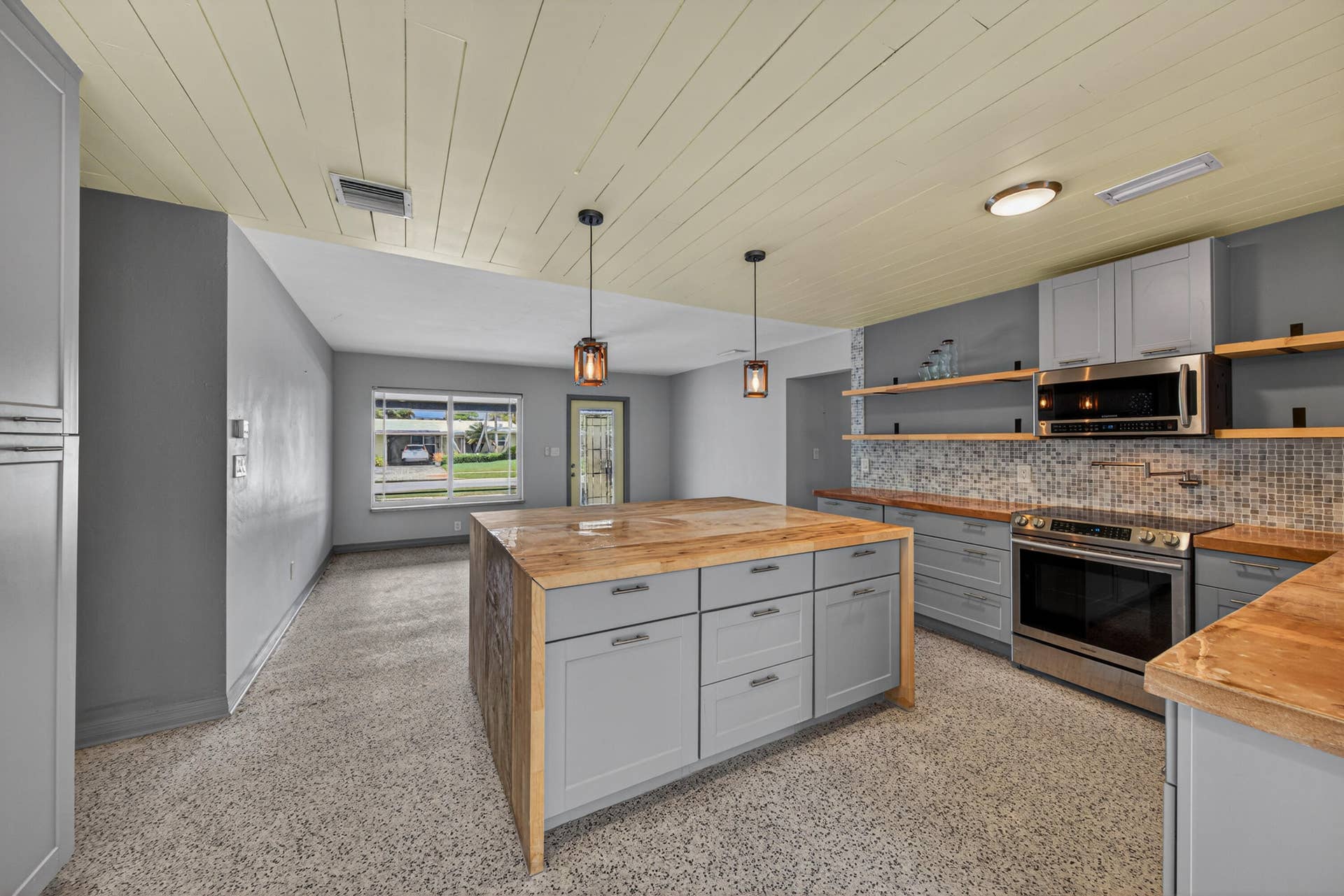 818 NW 28th Court, Wilton Manors, FL 33311 Aline818-15