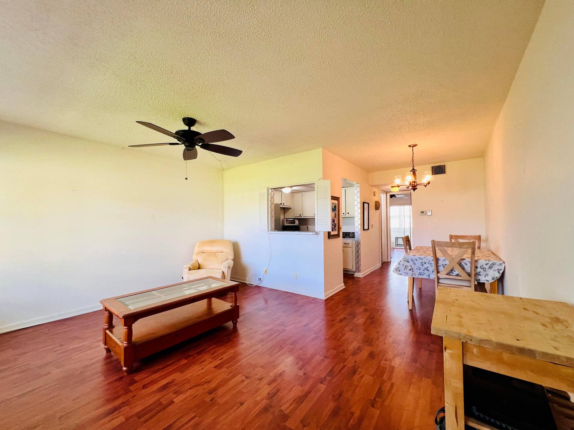 8 Northampton A, West Palm Beach, FL 33417 Living to Dining