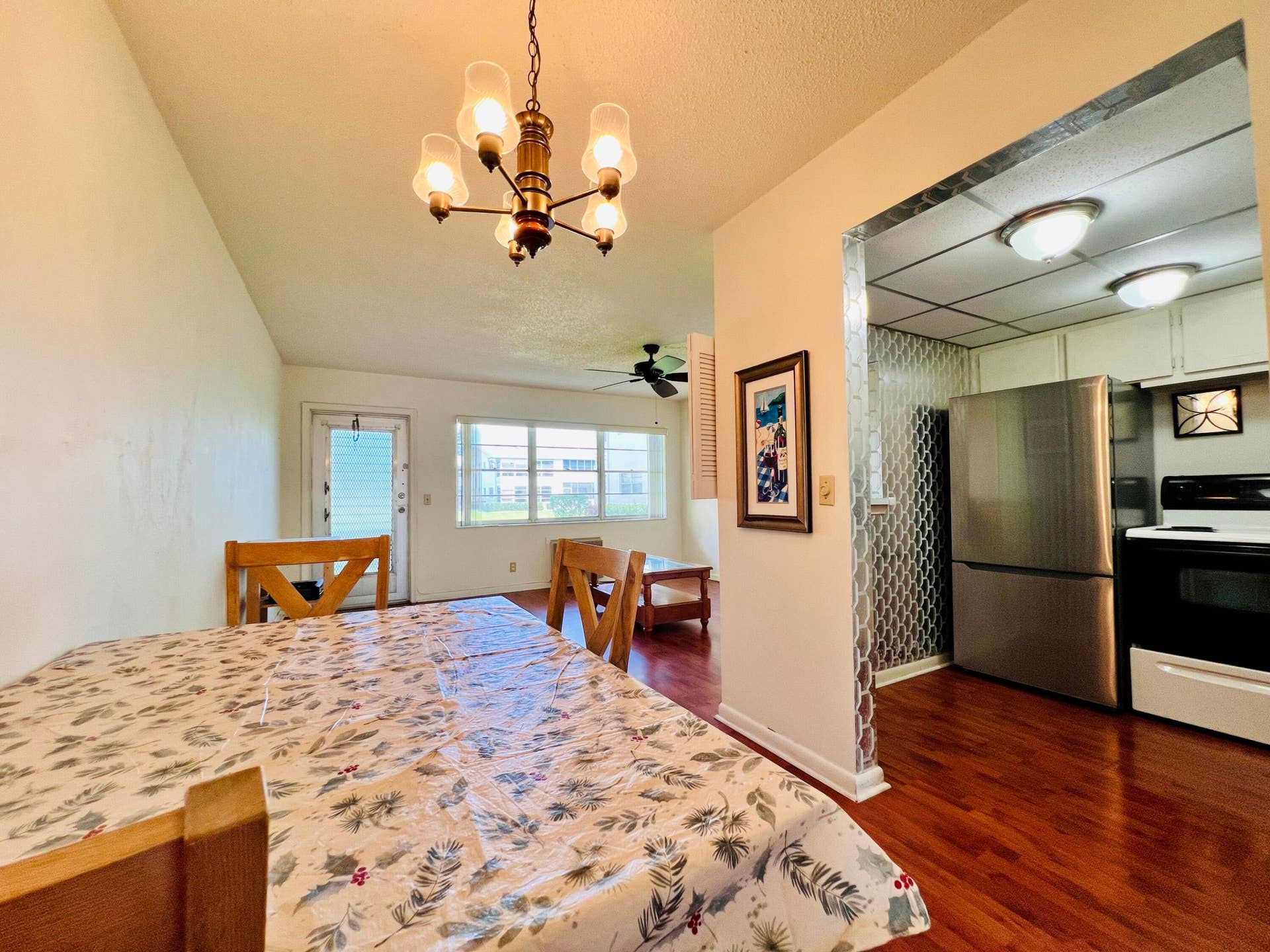 8 Northampton A, West Palm Beach, FL 33417 Dining to Front