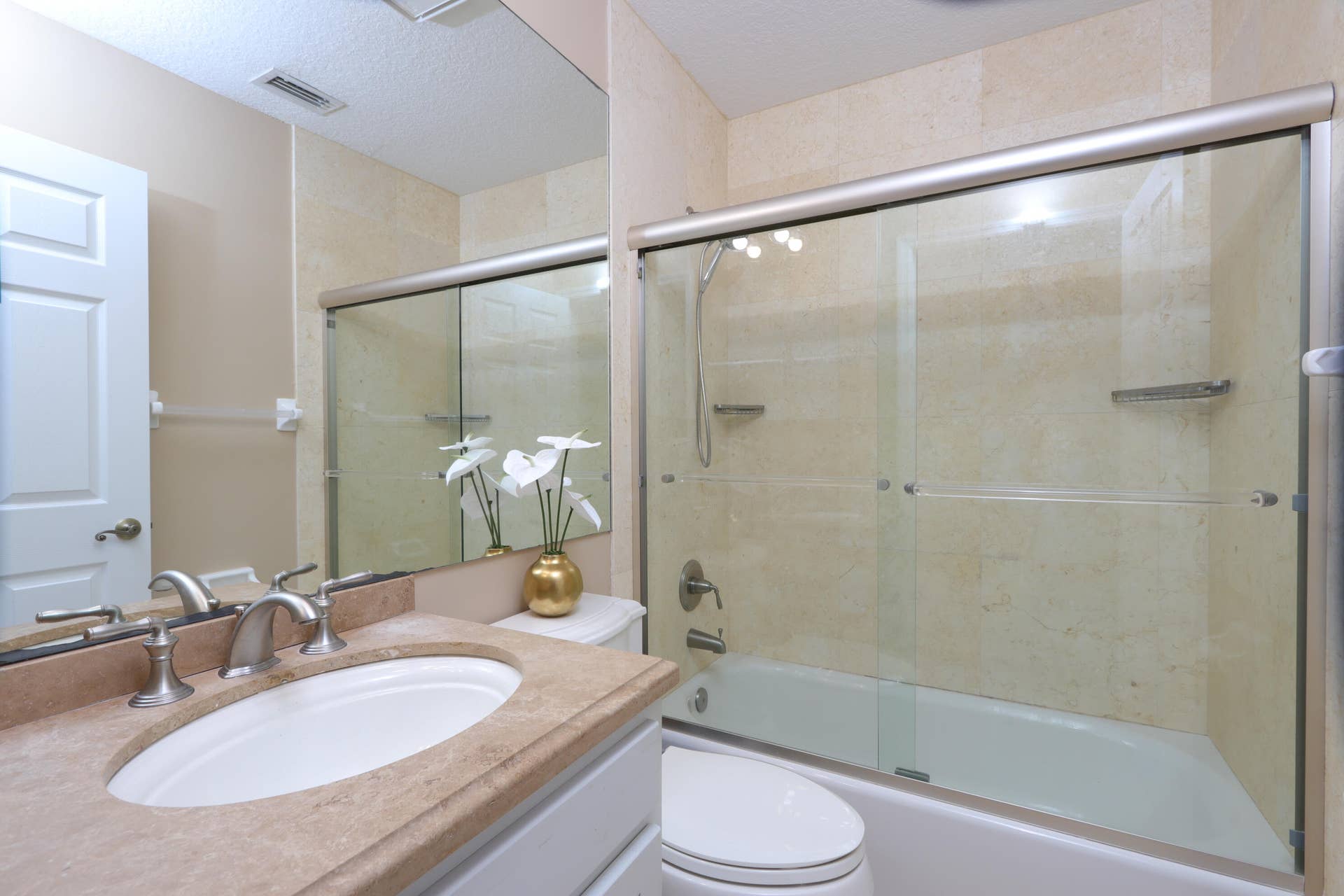 400 Seaside Lane, Juno Beach, FL 33408 Guest Bath Main Floor