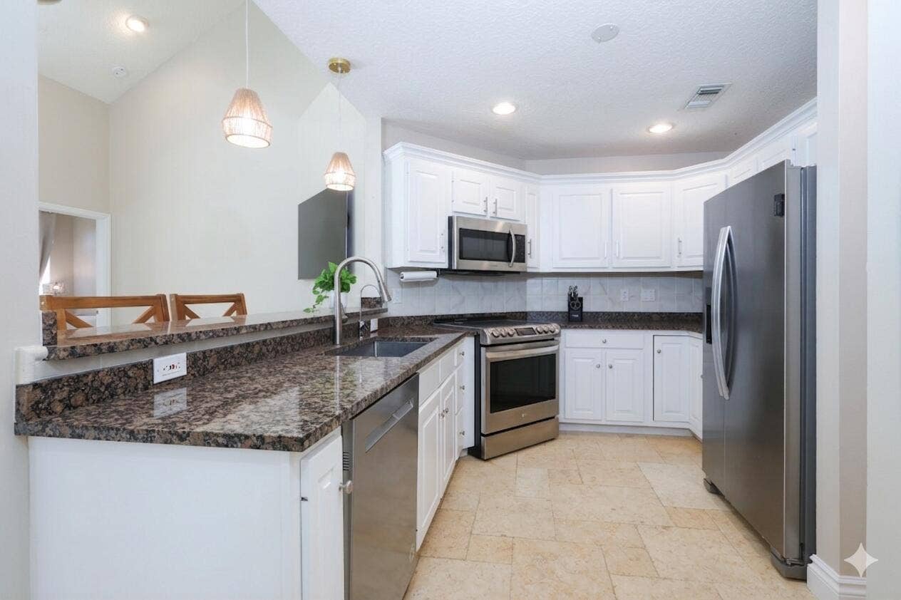 400 Seaside Lane, Juno Beach, FL 33408 400SeasideKitchen5