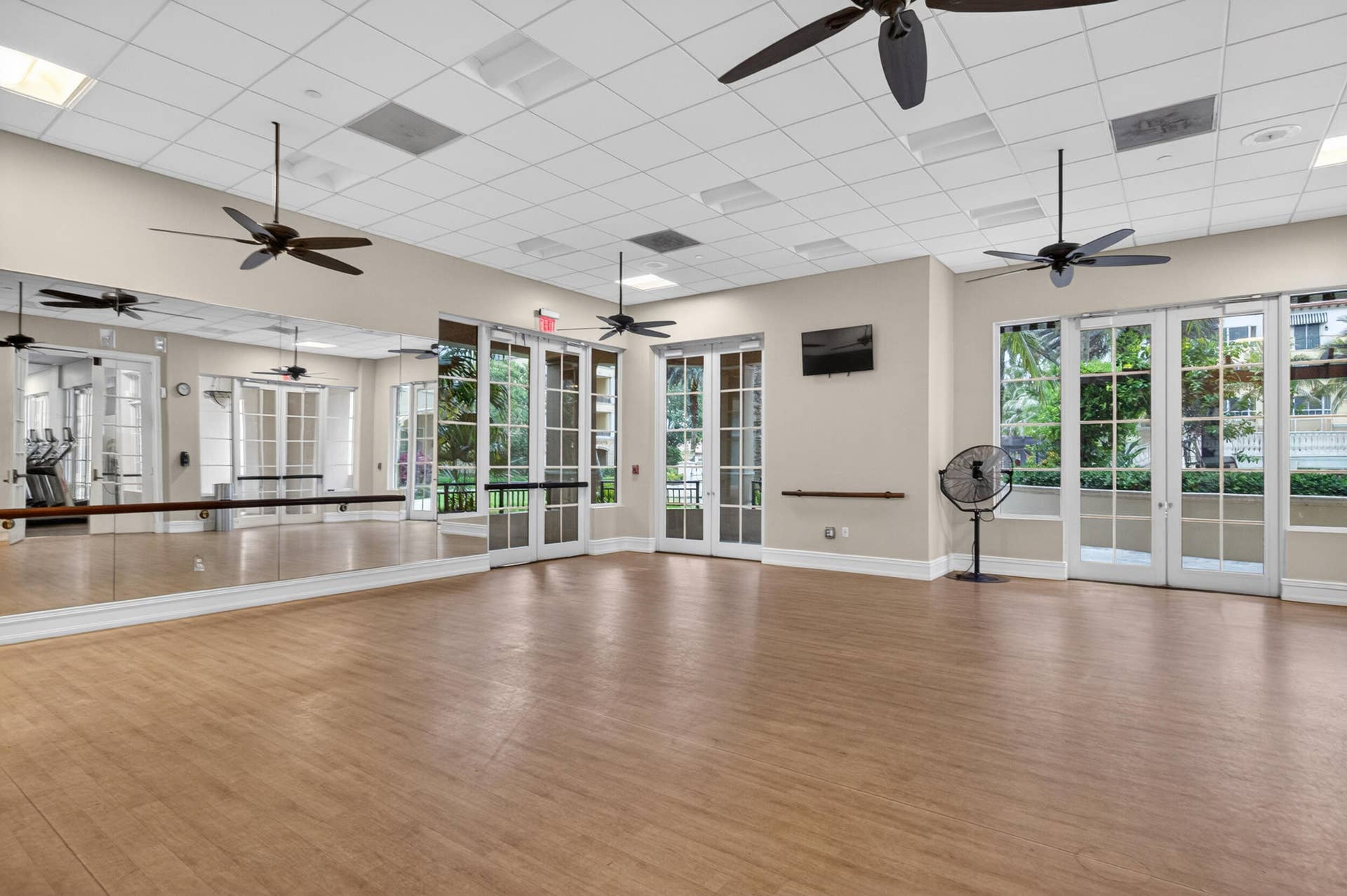 16135 Emerald Estates Drive, #164, Weston, FL 33331 16102 220-60