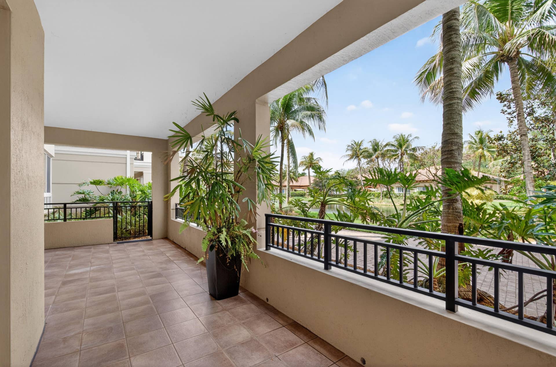 16135 Emerald Estates Drive, #164, Weston, FL 33331 16135-20