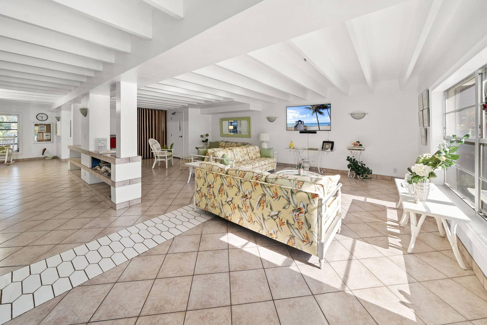 4001 S Ocean Boulevard, #122, South Palm Beach, FL 33480 Social Gathering Room