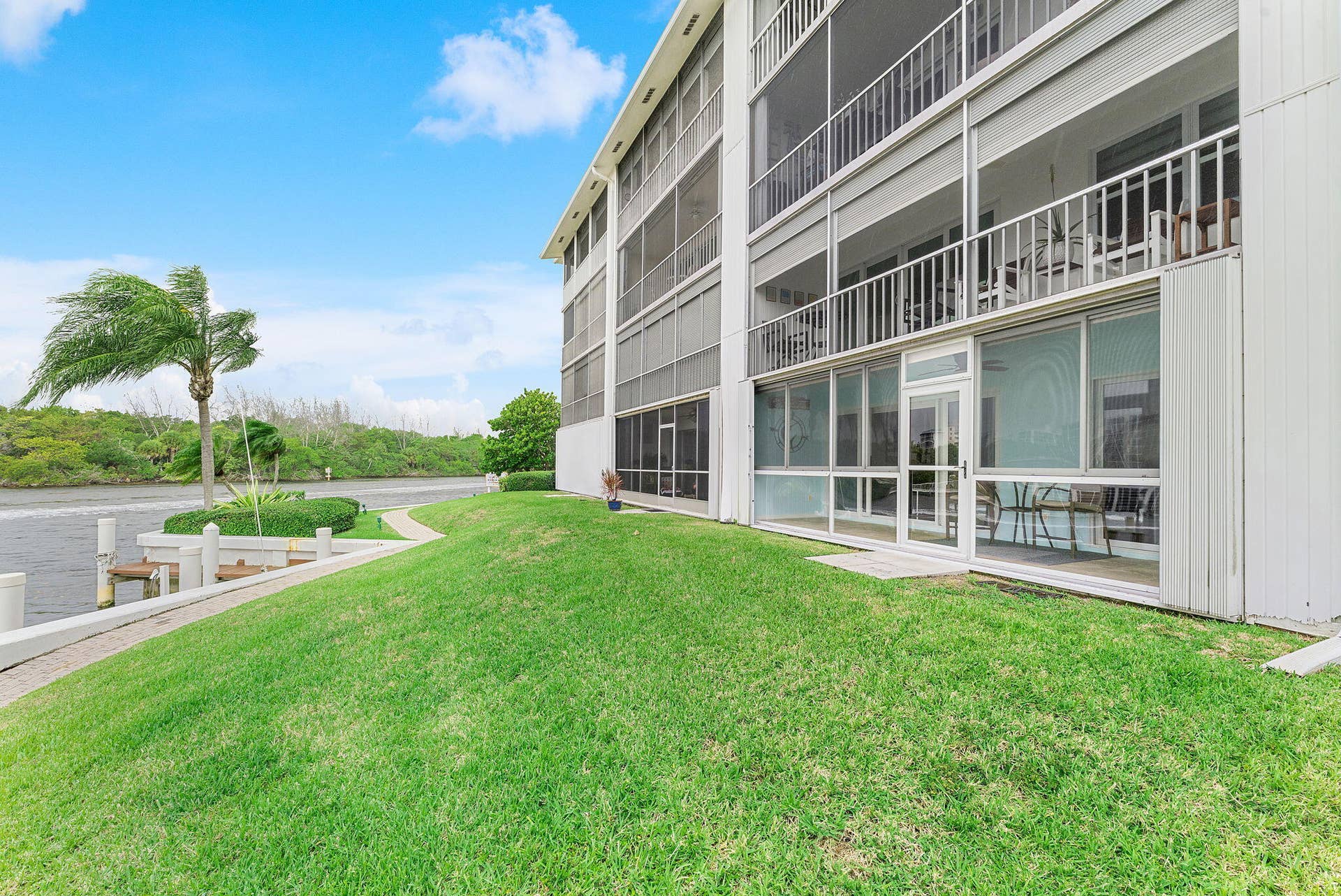105 NE 19th Avenue, #164, Deerfield Beach, FL 33441 Exterior Rear