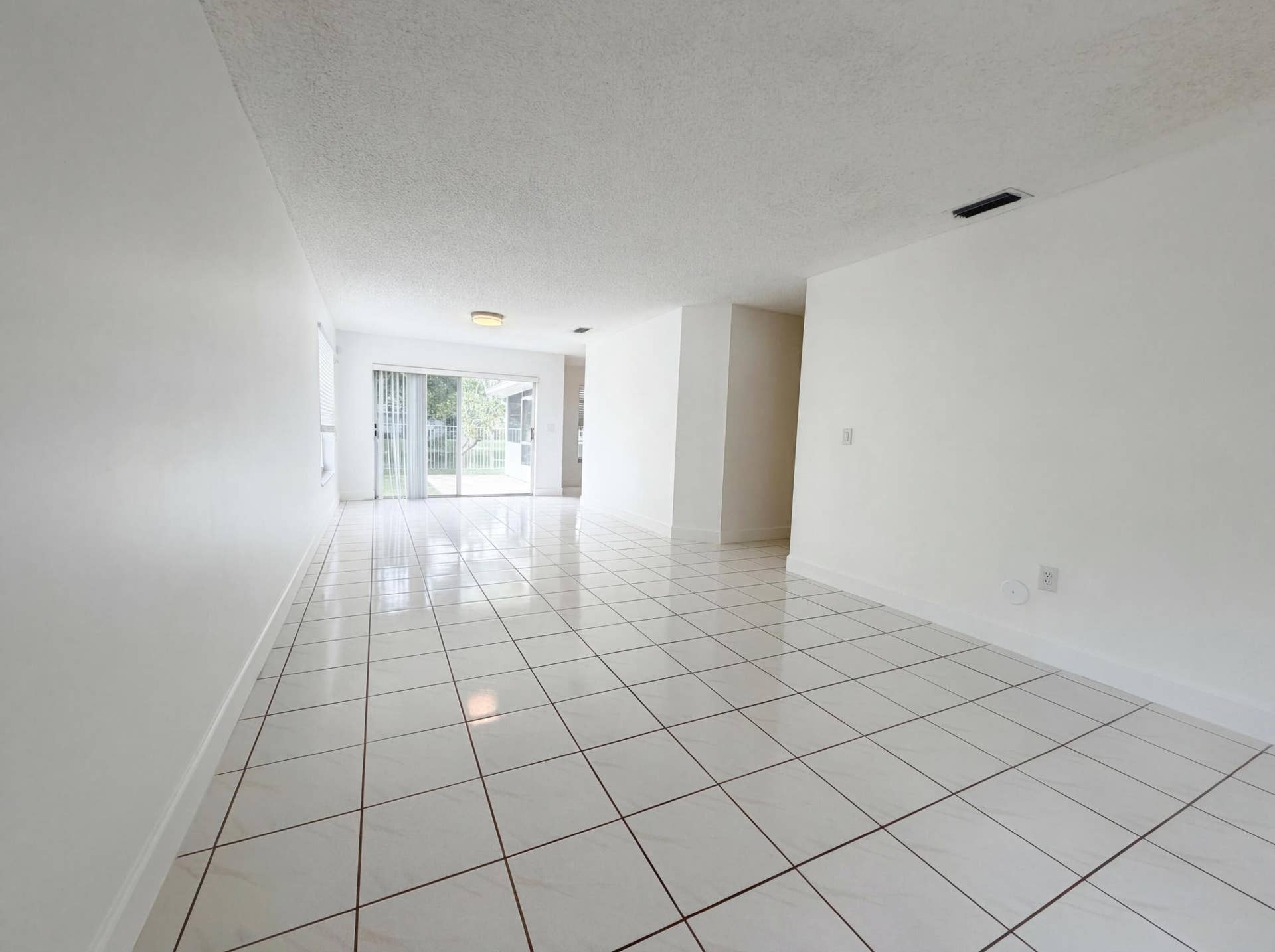 73 Gables Boulevard, Weston, FL 33326 listing_11