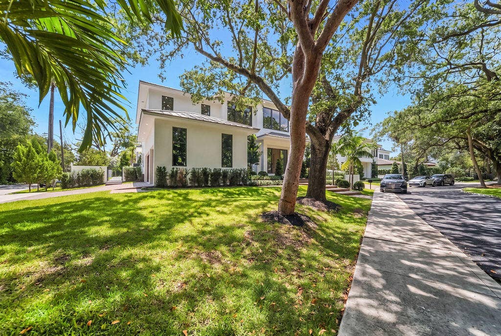 1550 Ponce De Leon Drive, Fort Lauderdale, FL 33316 hf_20260513_163300_21a64e4c-4c0b-4a8e-98