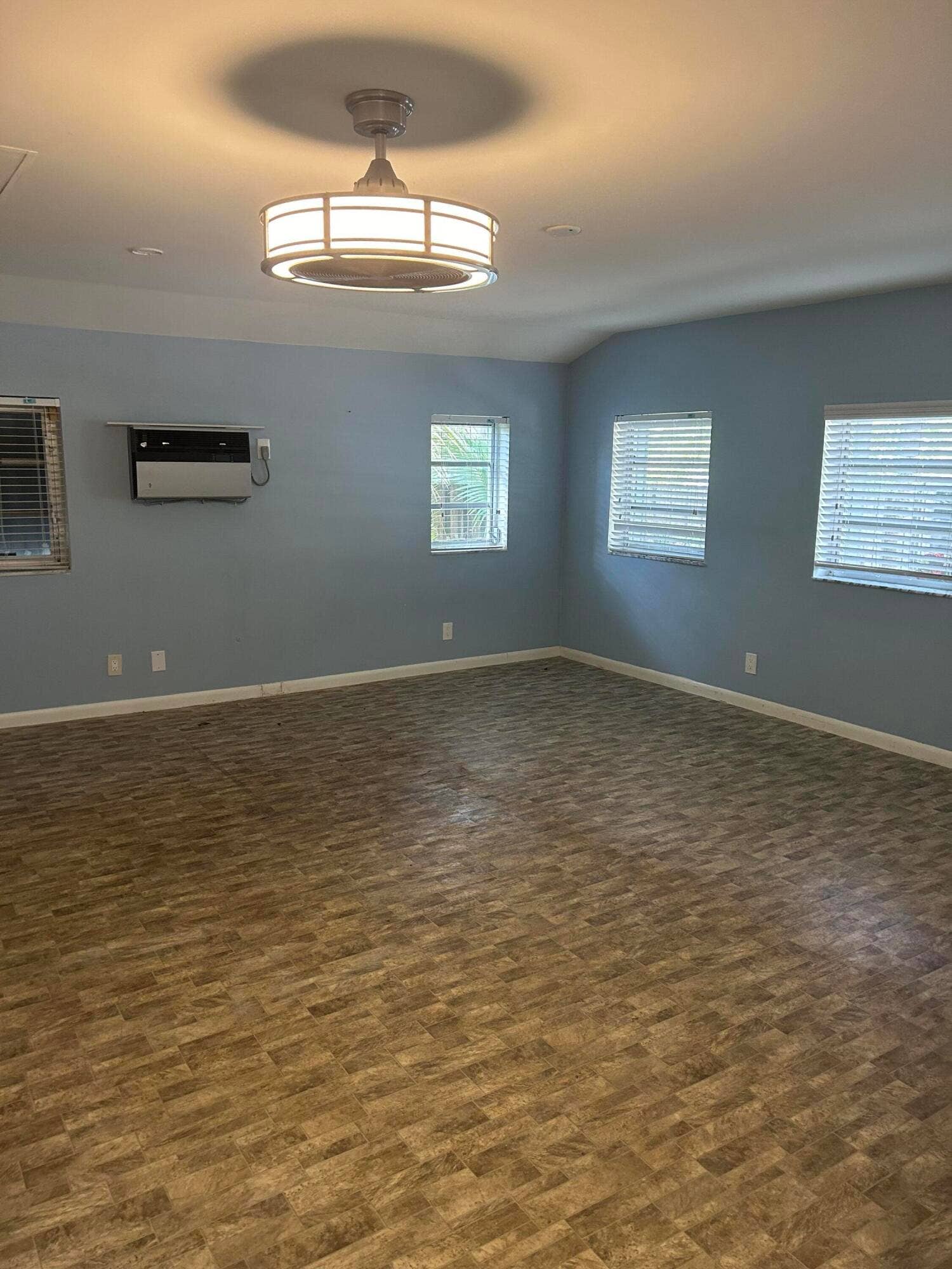 Large Front Bedroom