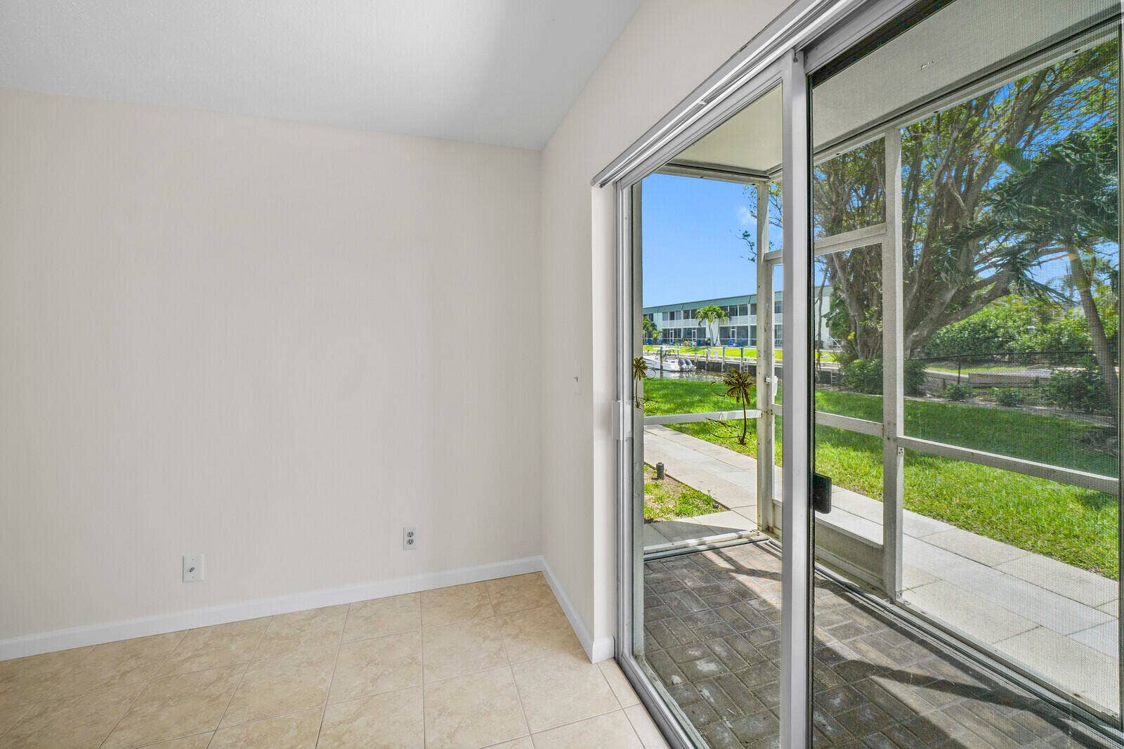 Screened in Patio with Gorgeous Views