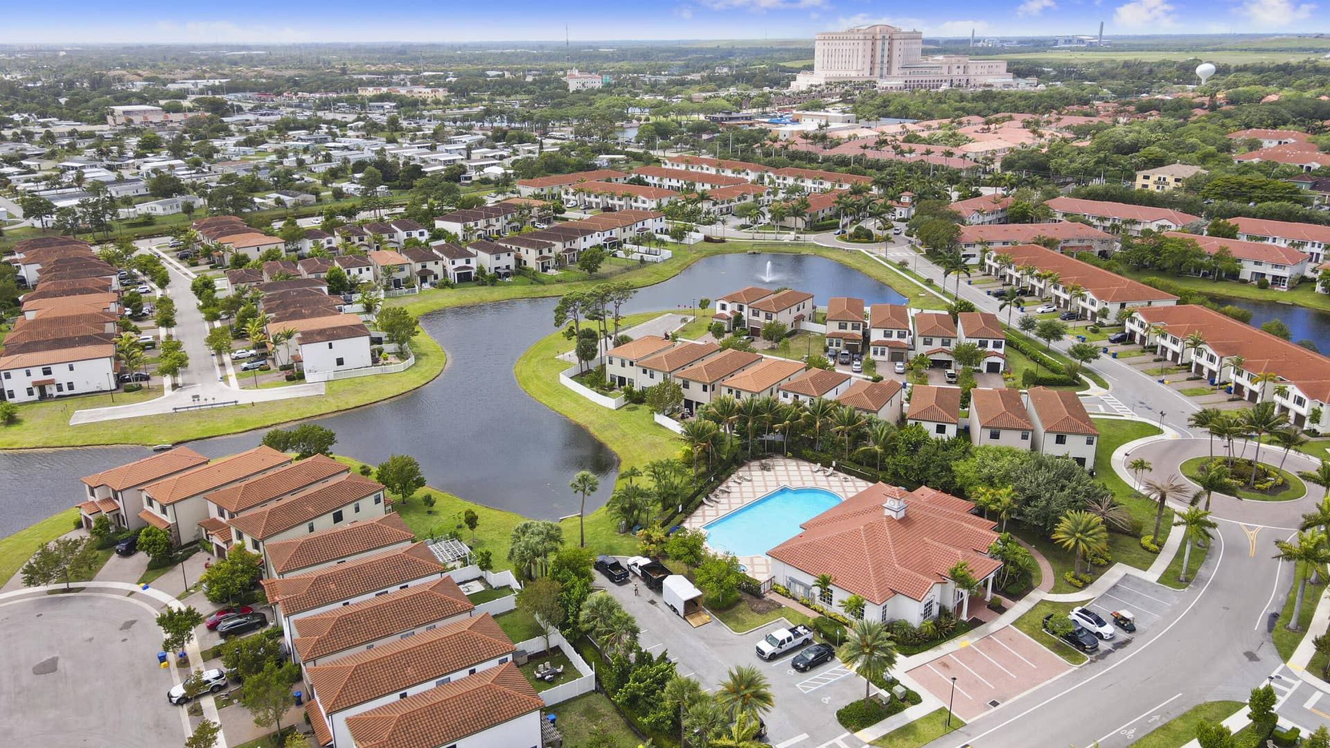 Aerial view clubhouse with community