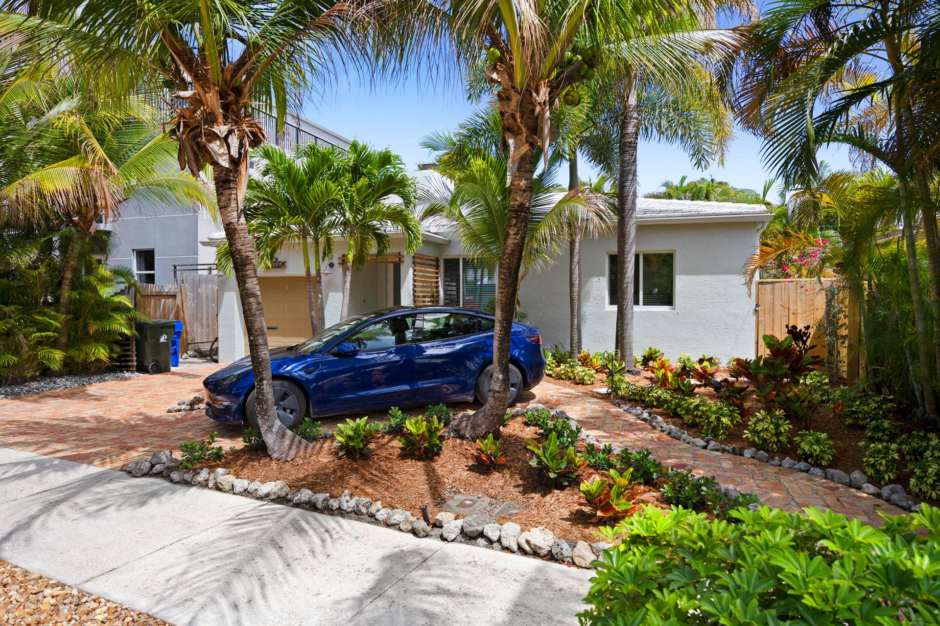 634 NE 17th Way, Fort Lauderdale, FL 33304 453a3557
