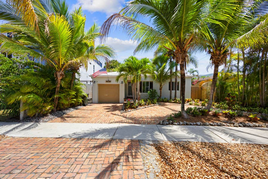Property photo for 634 NE 17th Way, Fort Lauderdale, FL