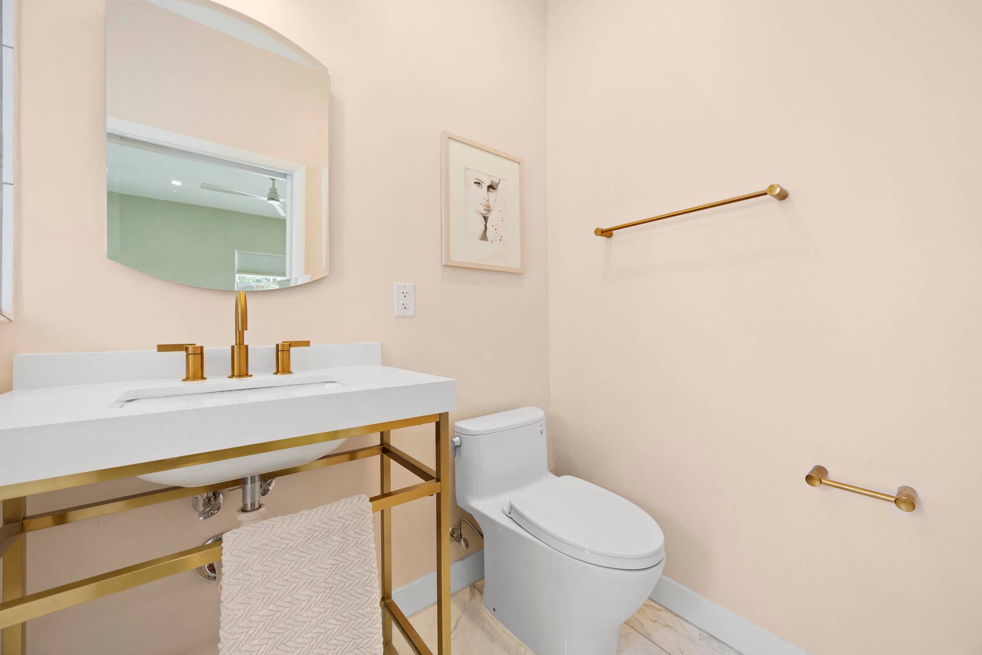 634 NE 17th Way, Fort Lauderdale, FL 33304 453a3327