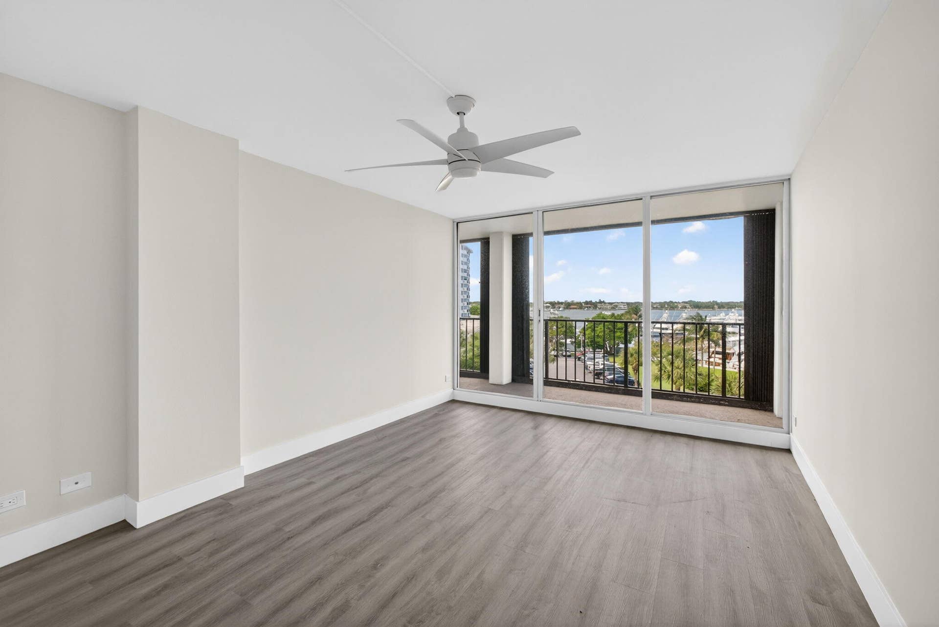 136 LAKESHORE Drive, #511, North Palm Beach, FL 33408 23-web-or-mls-5D1A1168
