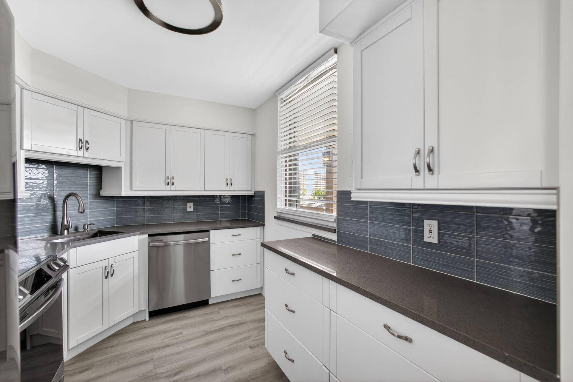 136 LAKESHORE Drive, #511, North Palm Beach, FL 33408 9-web-or-mls-5D1A1098