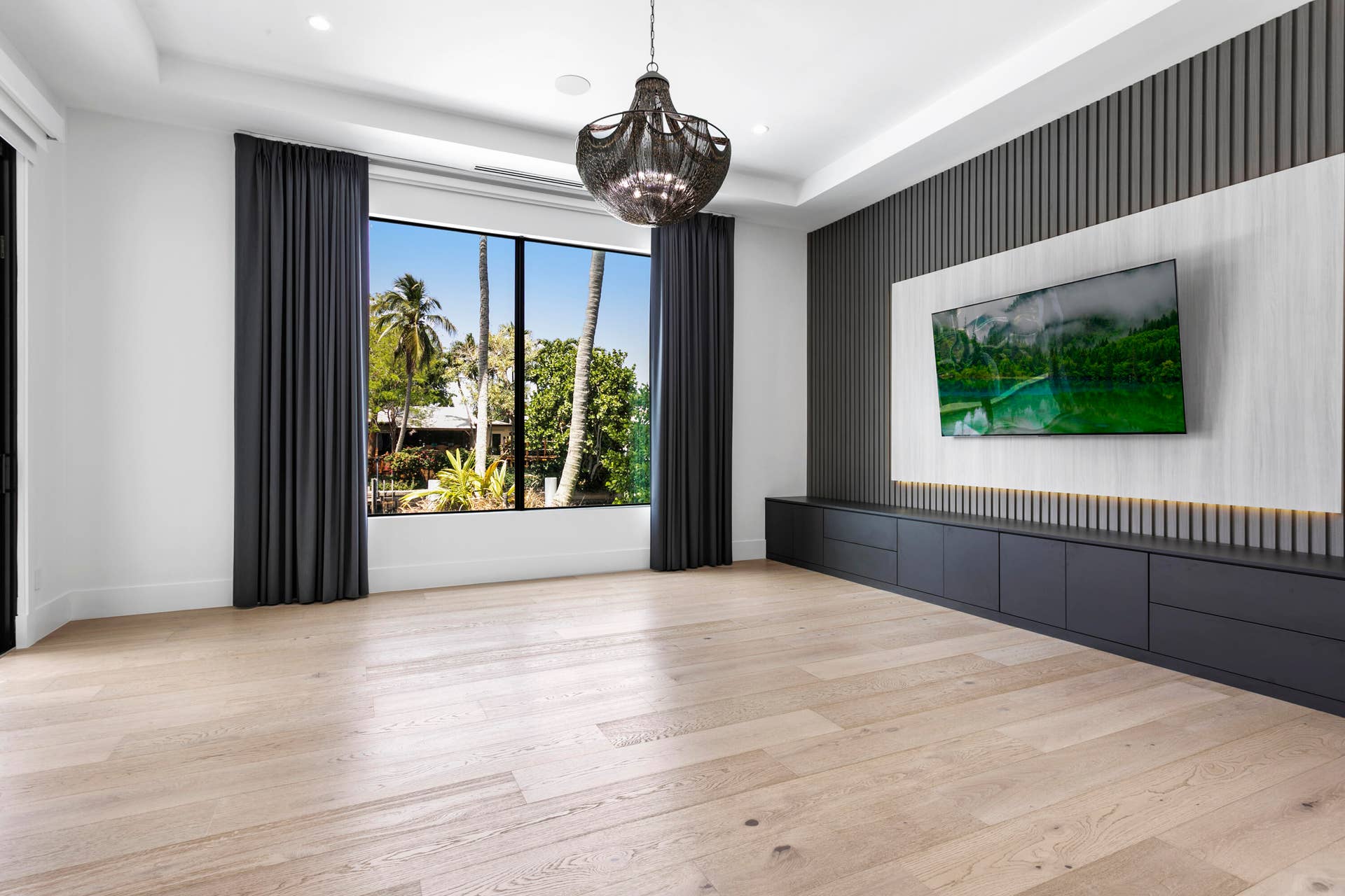 619 Riverside Road, North Palm Beach, FL 33408 Downstairs Media Room/Guest Suite