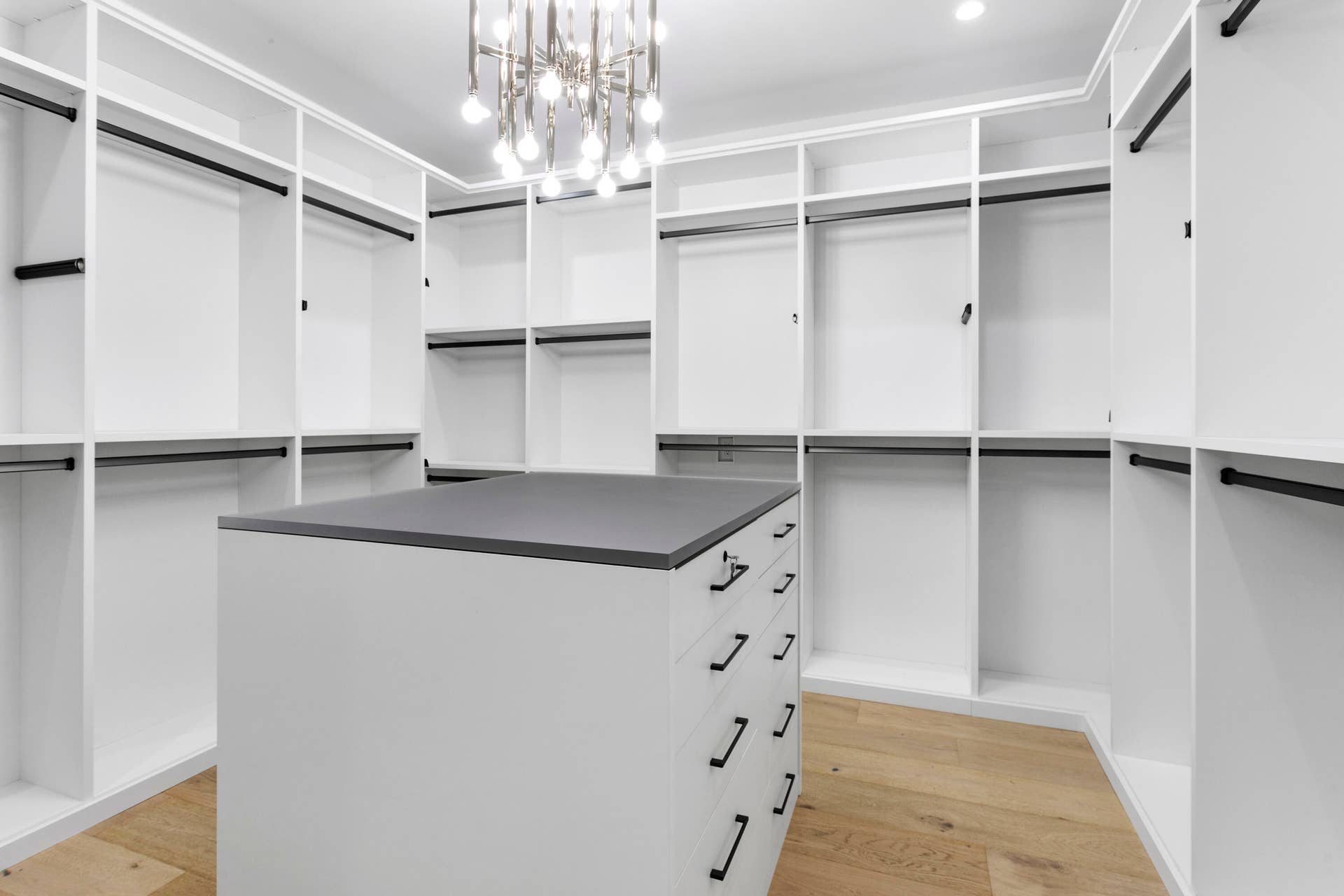 619 Riverside Road, North Palm Beach, FL 33408 Upstairs Master Closet