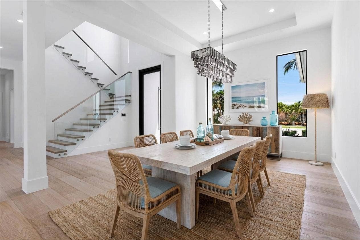 619 Riverside Road, North Palm Beach, FL 33408 Downstairs Open Floor Plan/Dining