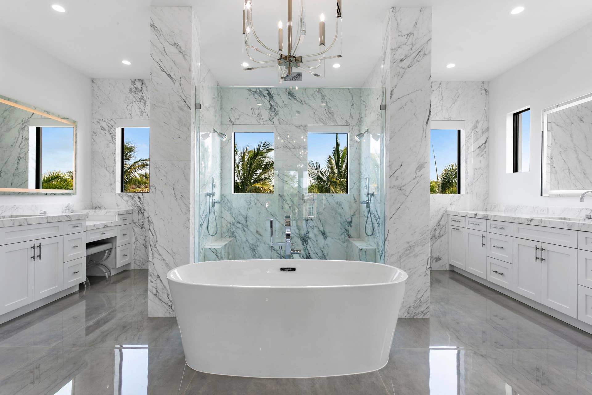 619 Riverside Road, North Palm Beach, FL 33408 Master Bathroom