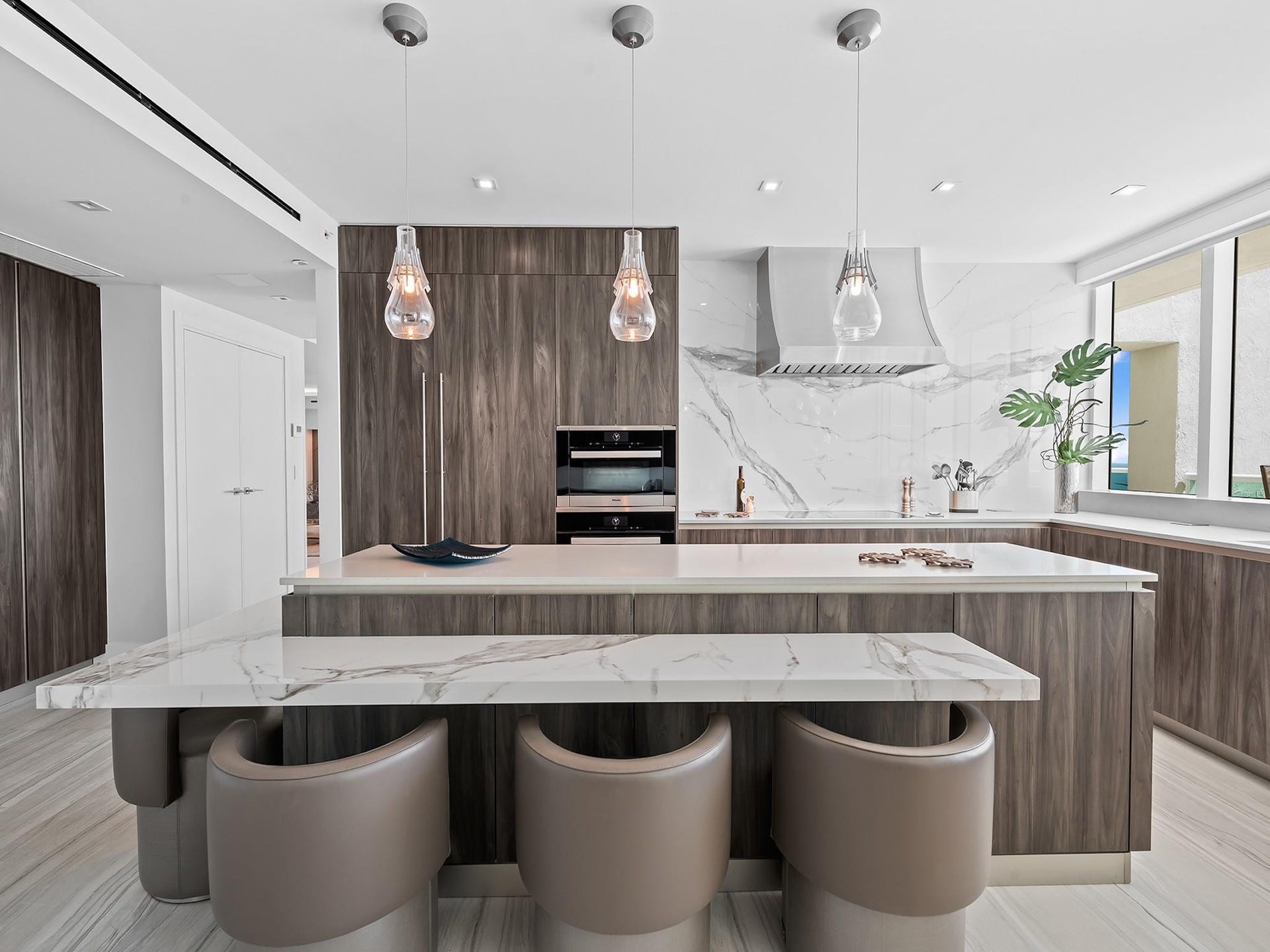 101 S Fort Lauderdale Beach Boulevard, #2905, Fort Lauderdale, FL 33316 Kitchen