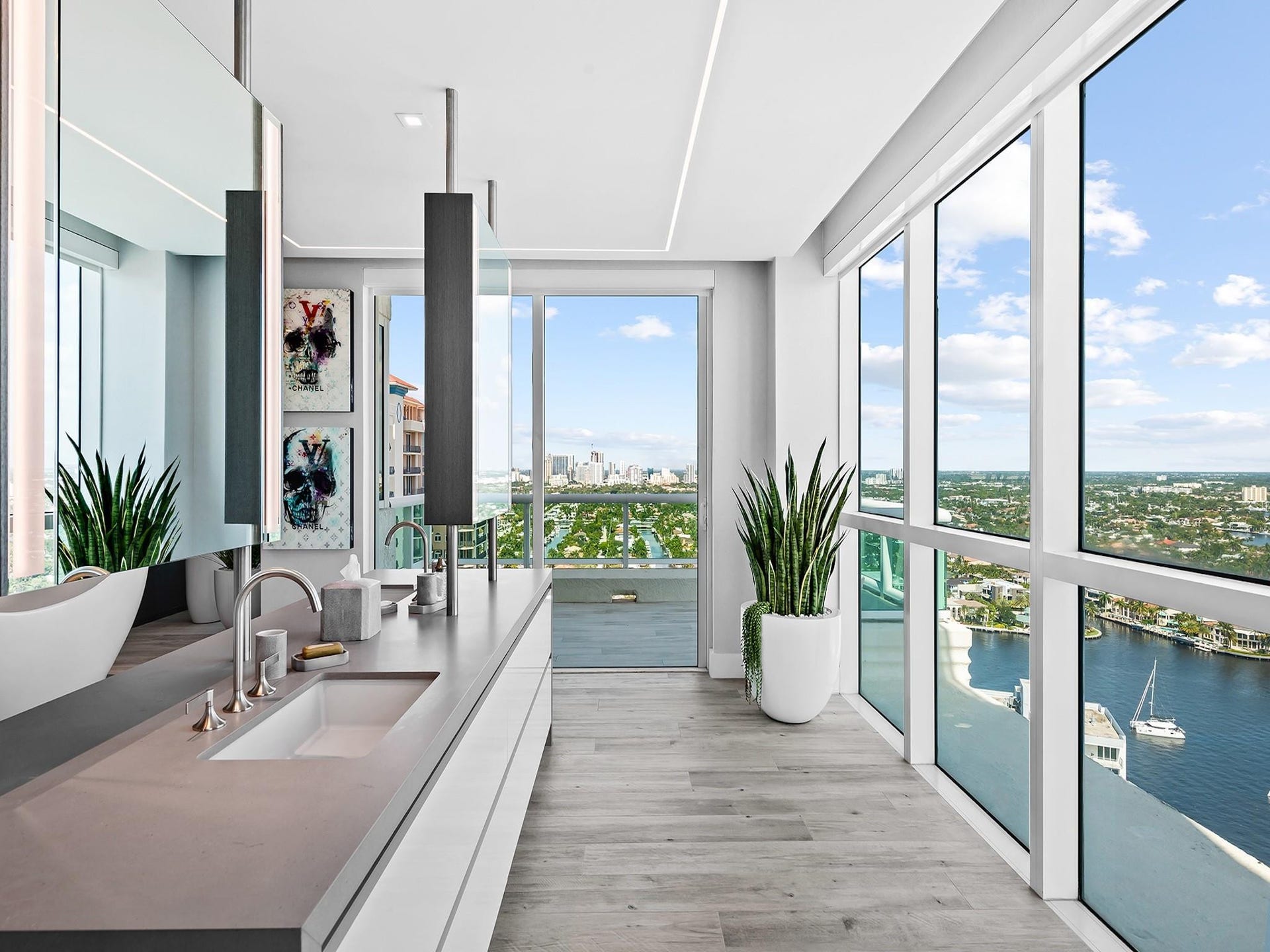 101 S Fort Lauderdale Beach Boulevard, #2905, Fort Lauderdale, FL 33316 Primary Bathroom