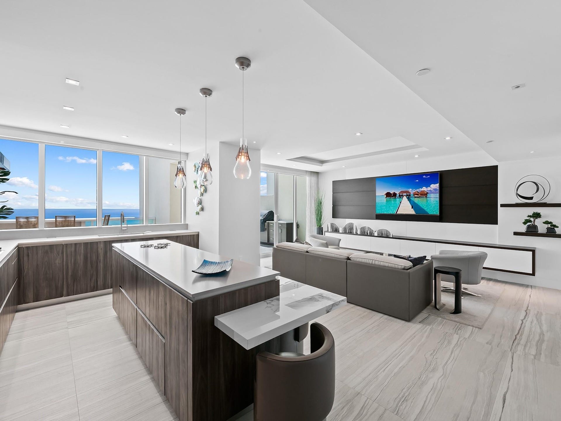 101 S Fort Lauderdale Beach Boulevard, #2905, Fort Lauderdale, FL 33316 Kitchen/Family Area