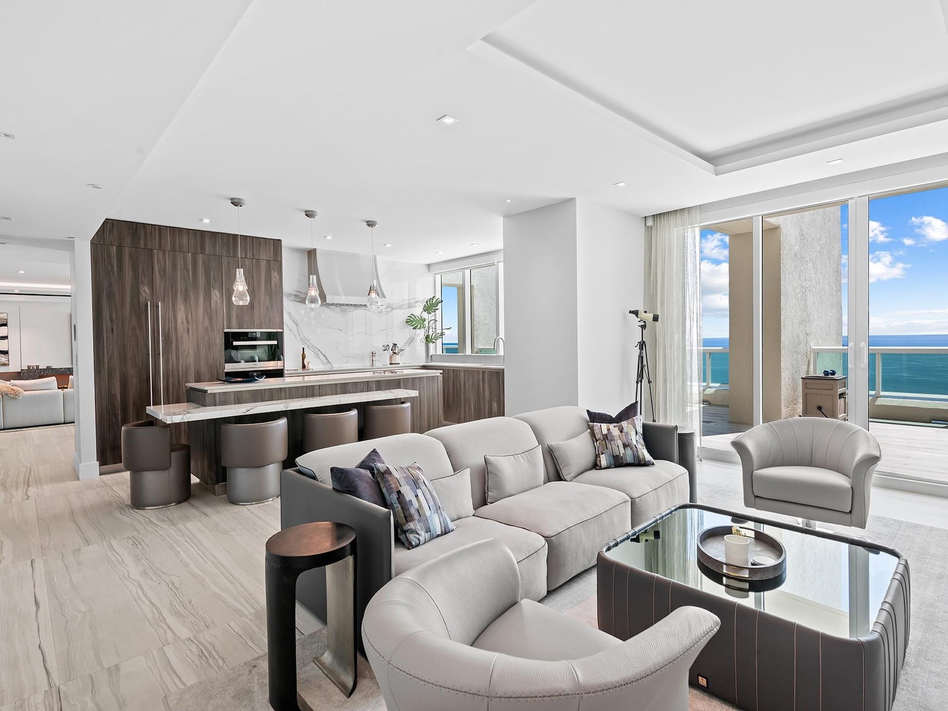 101 S Fort Lauderdale Beach Boulevard, #2905, Fort Lauderdale, FL 33316 Kitchen/Family Area
