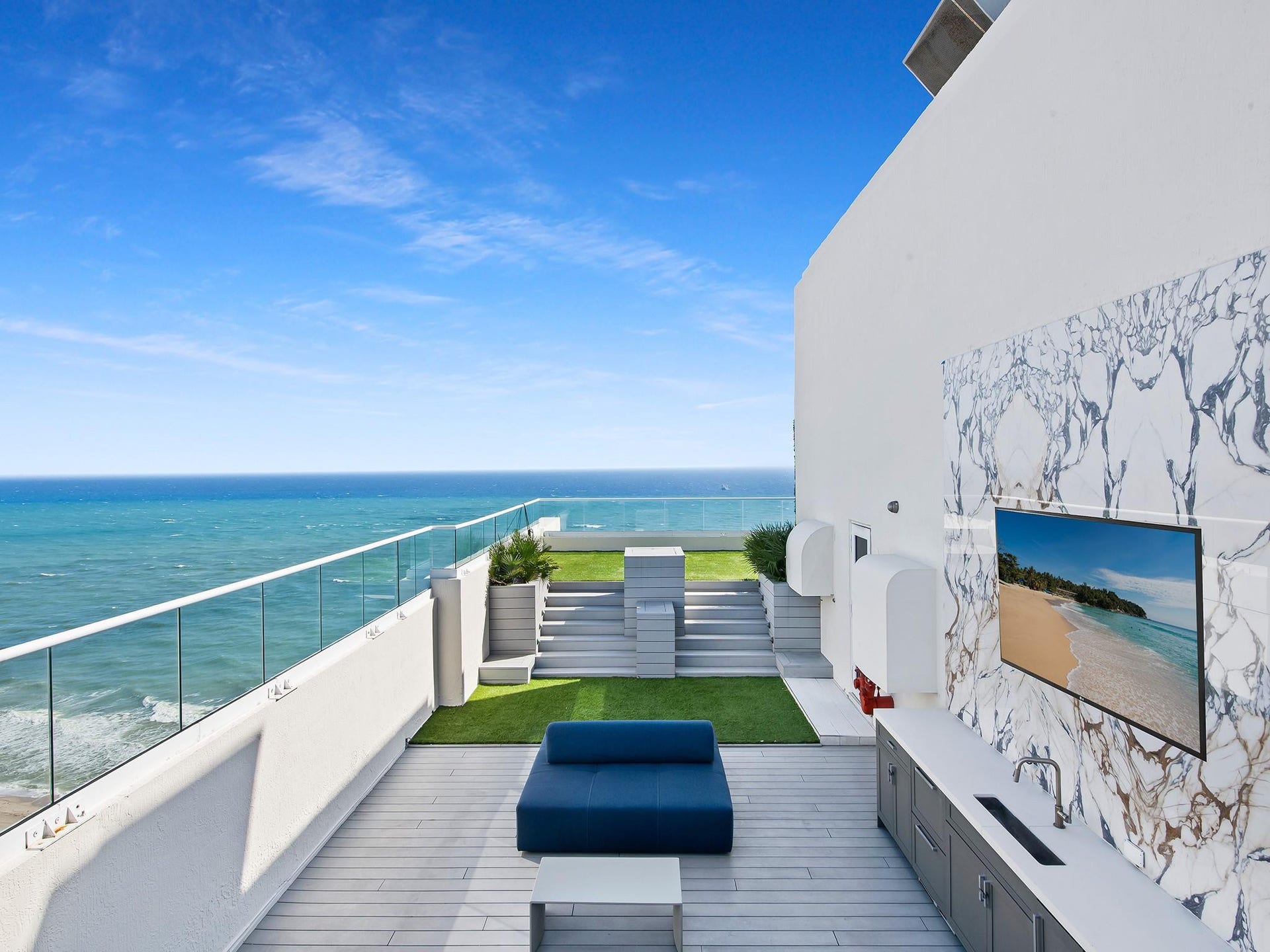 101 S Fort Lauderdale Beach Boulevard, #2905, Fort Lauderdale, FL 33316 Private Lounge Area