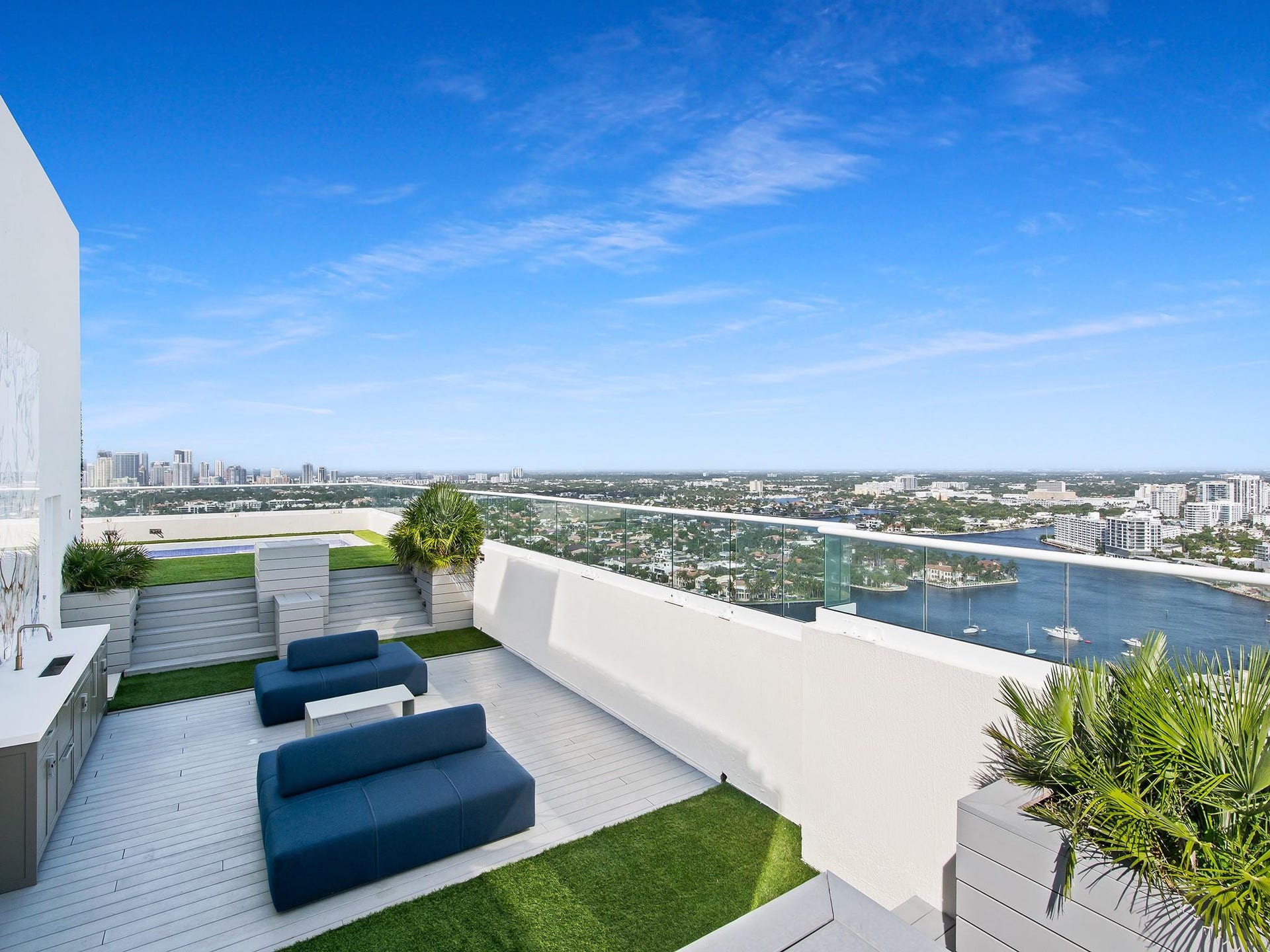 101 S Fort Lauderdale Beach Boulevard, #2905, Fort Lauderdale, FL 33316 Private Lounge Area