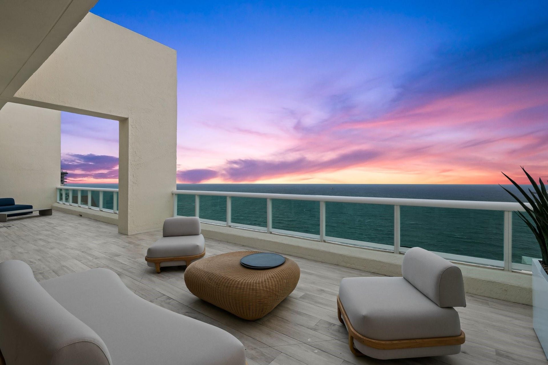 101 S Fort Lauderdale Beach Boulevard, #2905, Fort Lauderdale, FL 33316 Terrace