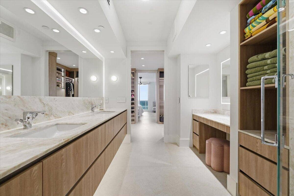 3100 N Ocean Boulevard N, #1902, Fort Lauderdale, FL 33308 primary bath