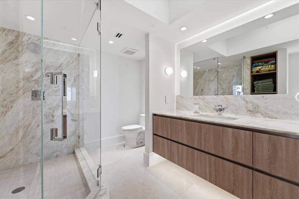 3100 N Ocean Boulevard N, #1902, Fort Lauderdale, FL 33308 primary bath