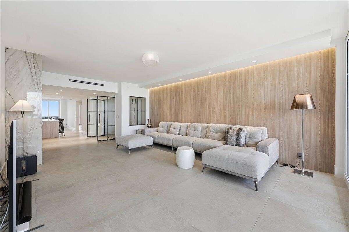3100 N Ocean Boulevard N, #1902, Fort Lauderdale, FL 33308 living room