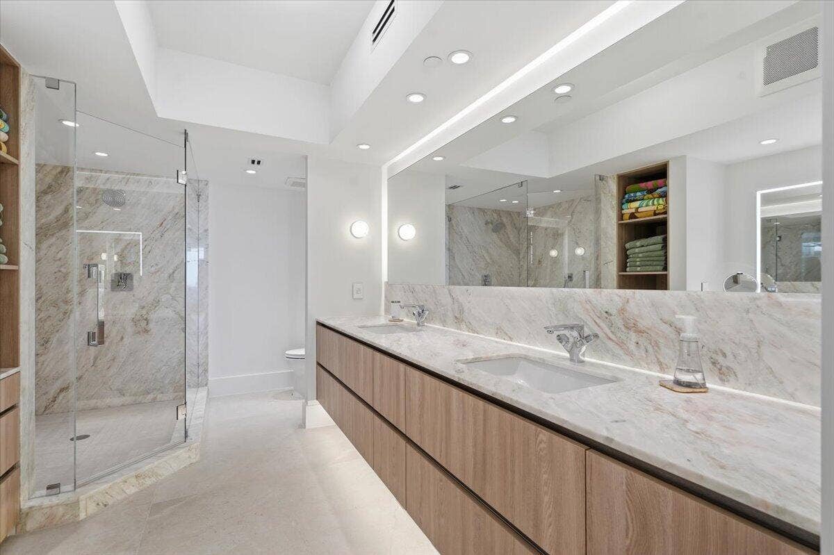 3100 N Ocean Boulevard N, #1902, Fort Lauderdale, FL 33308 primary bath