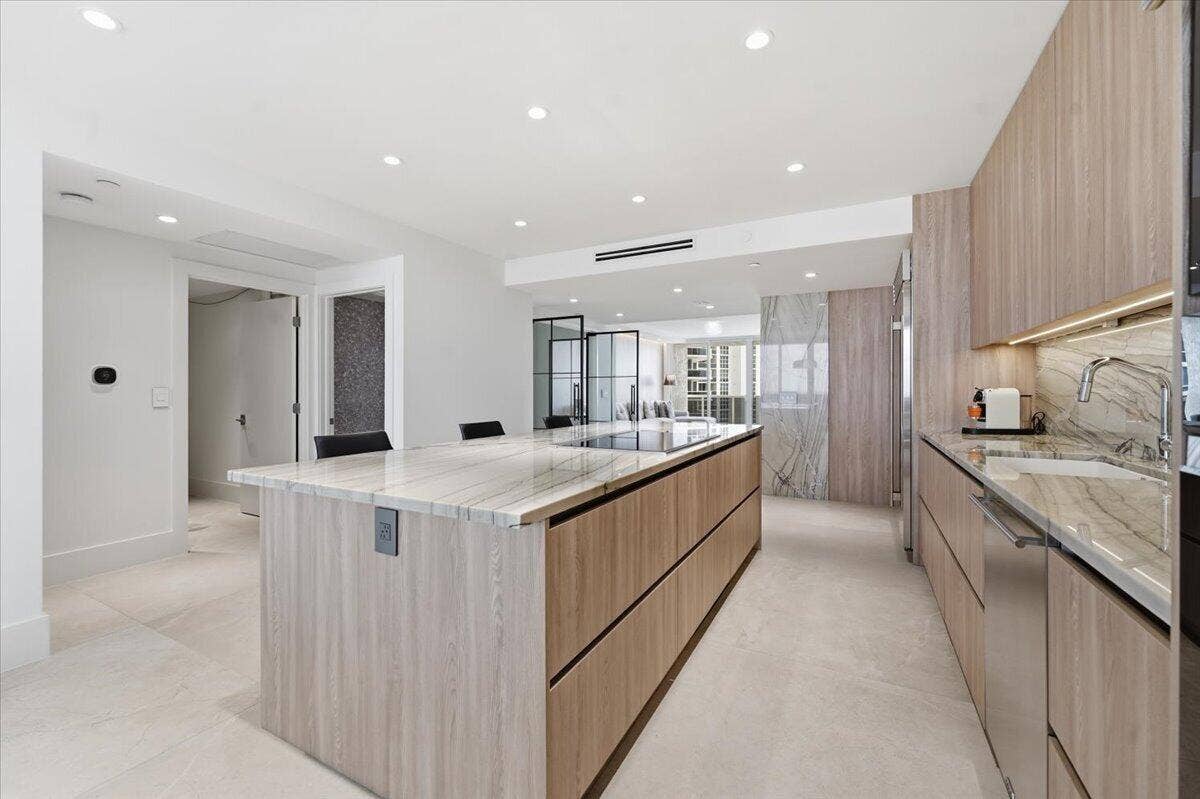 3100 N Ocean Boulevard N, #1902, Fort Lauderdale, FL 33308 kitchen