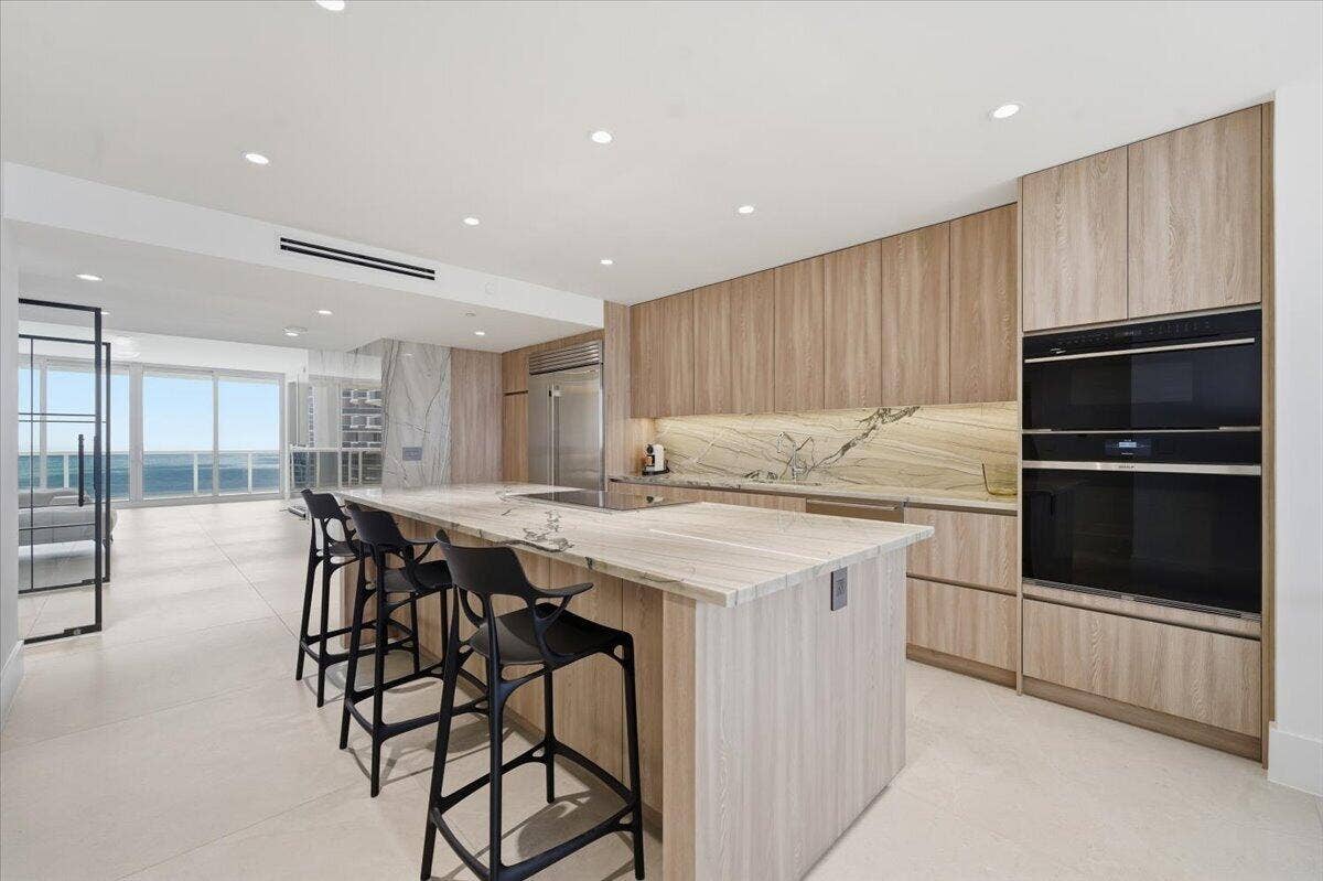 3100 N Ocean Boulevard N, #1902, Fort Lauderdale, FL 33308 kitchen