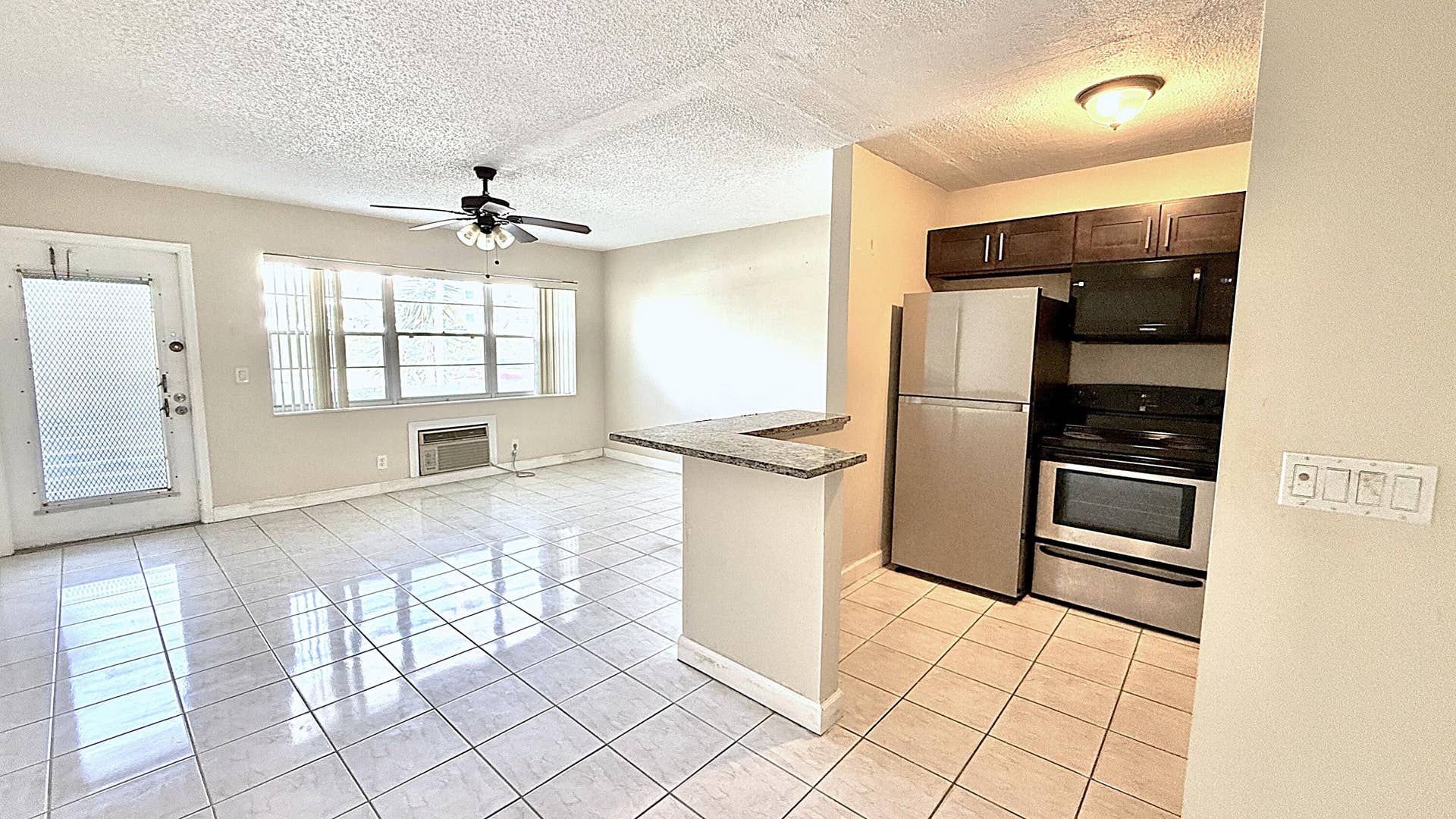 79 Lyndhurst D, Deerfield Beach, FL 33442 LR+Kit 5