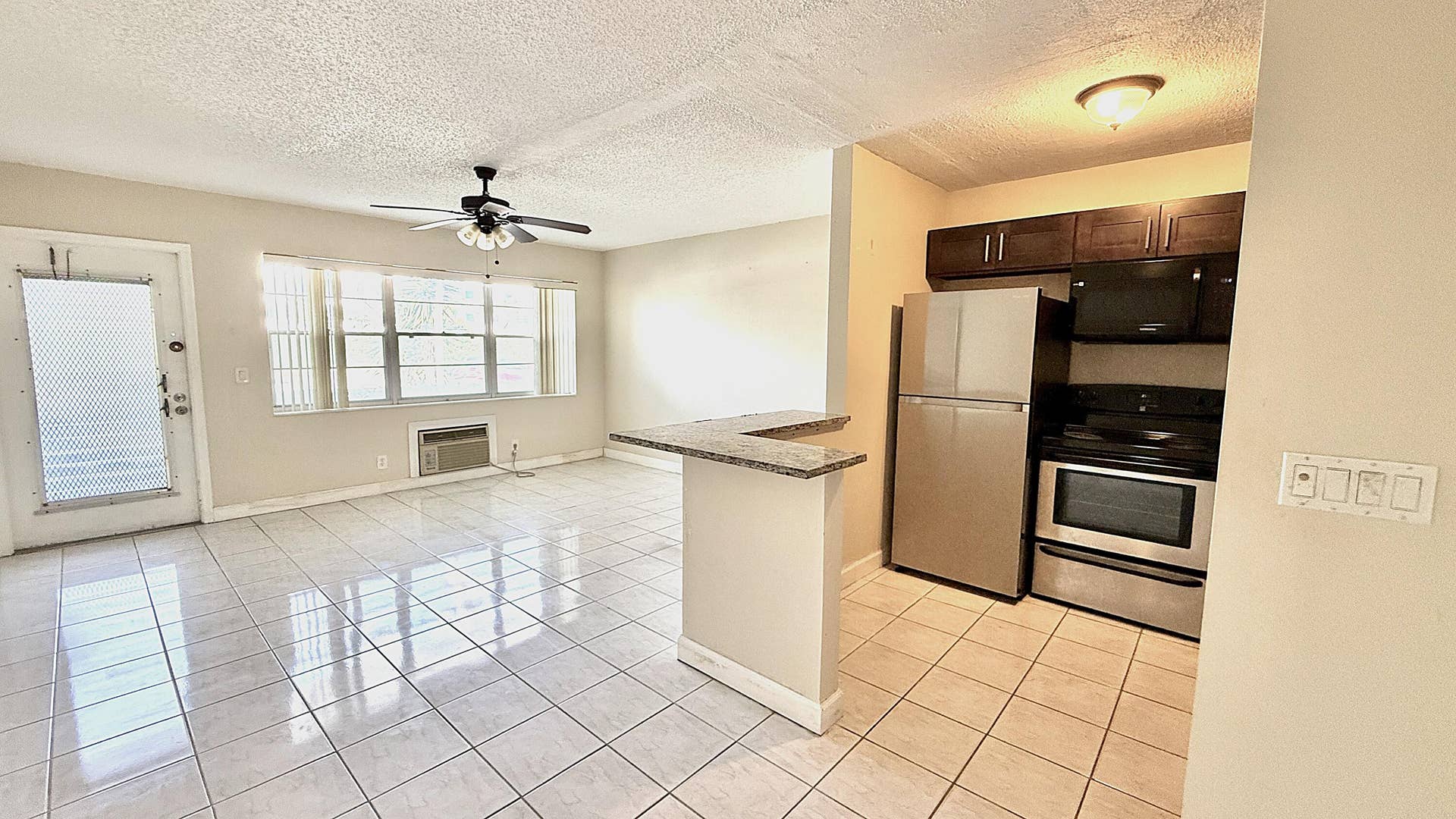 79 Lyndhurst D, Deerfield Beach, FL 33442 LR+Kit 6